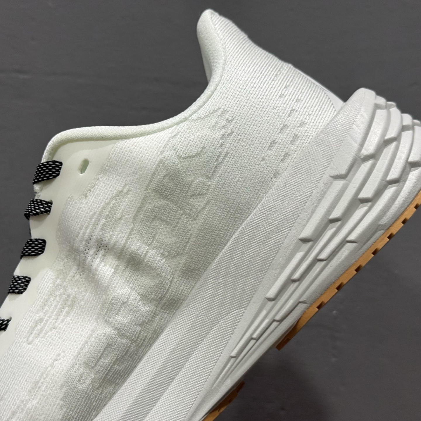 180 外贸热款专供 Brooks 布鲁克斯 Gho 17 网面运动鞋 1104421D048 6201