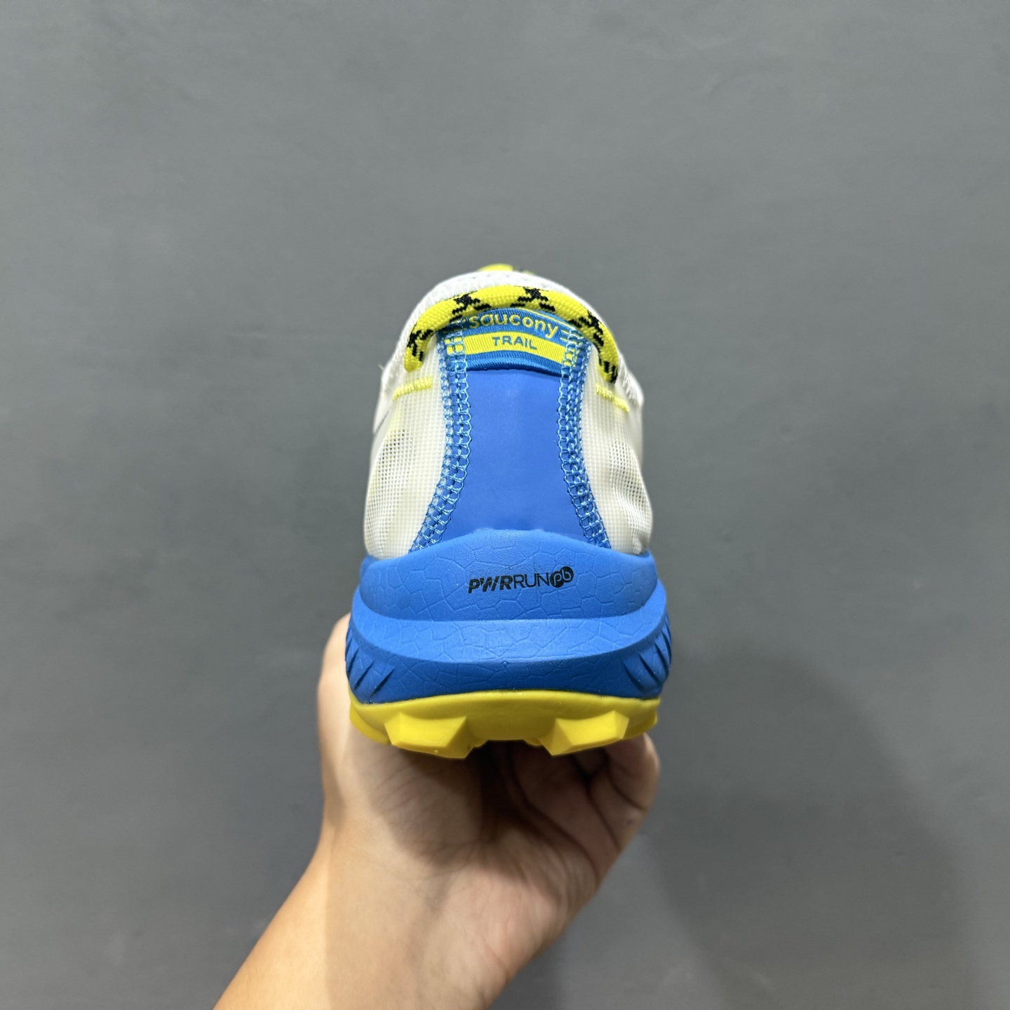 180 SAUCONY索康尼 ENDORPHIN RIFT系列 低帮缓震跑步鞋 S10856-01
