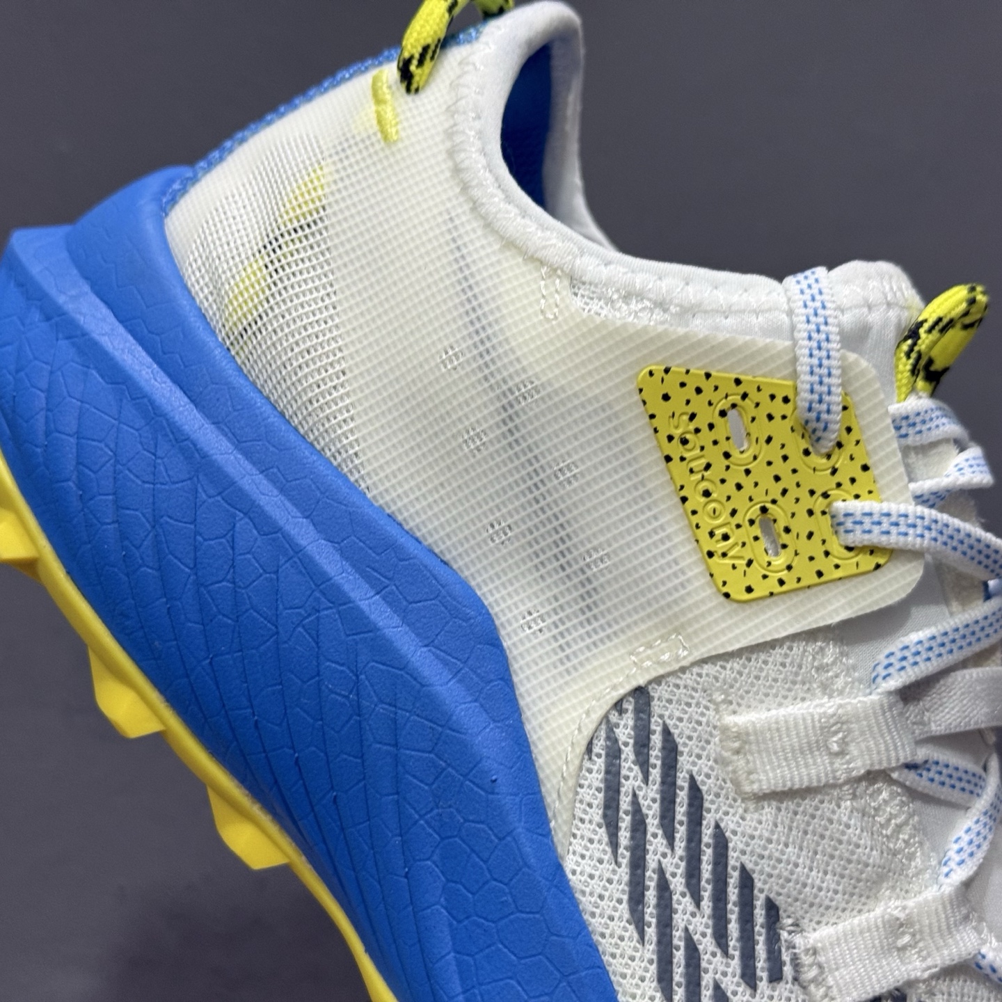 180 SAUCONY索康尼 ENDORPHIN RIFT系列 低帮缓震跑步鞋 S10856-01