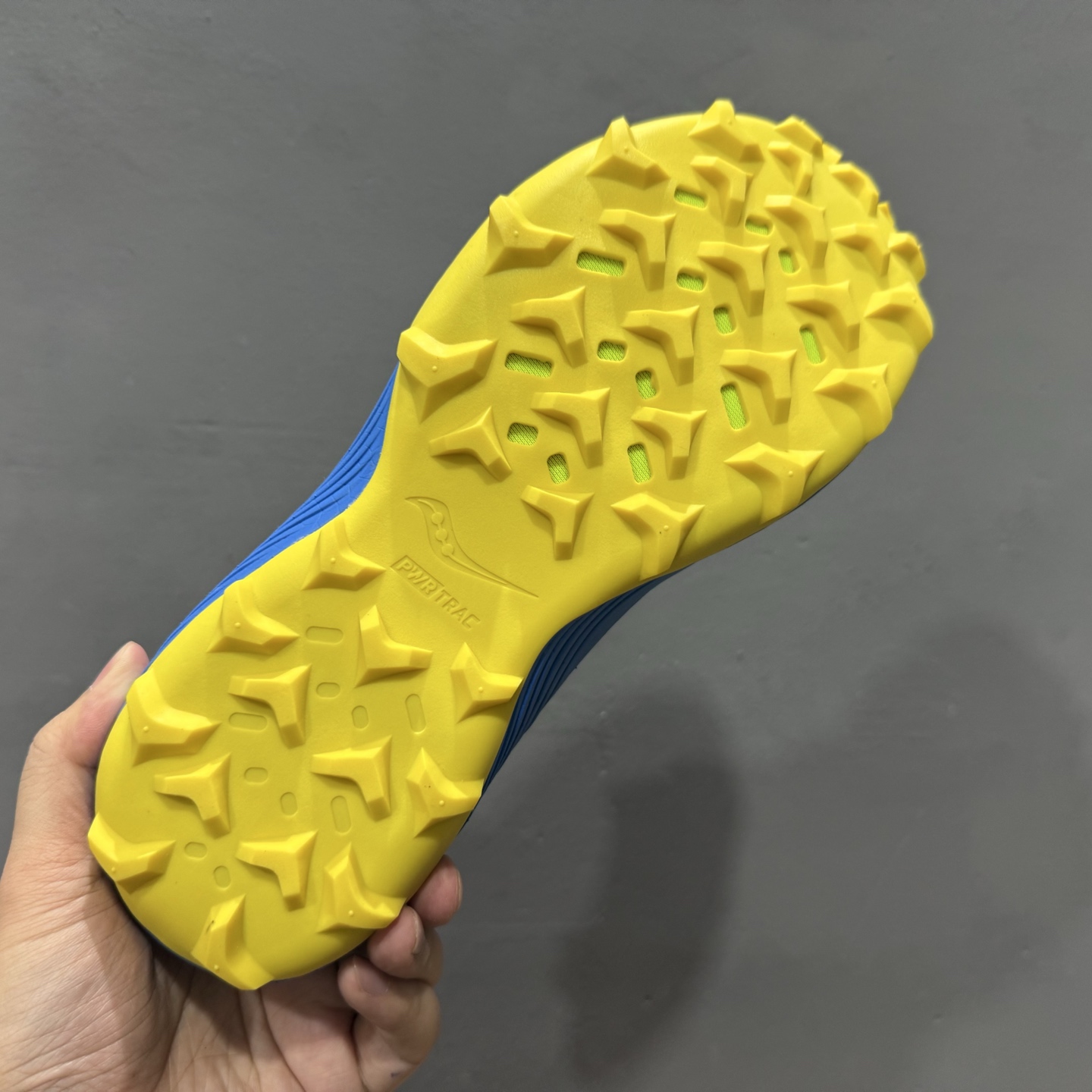 180 SAUCONY索康尼 ENDORPHIN RIFT系列 低帮缓震跑步鞋 S10856-01