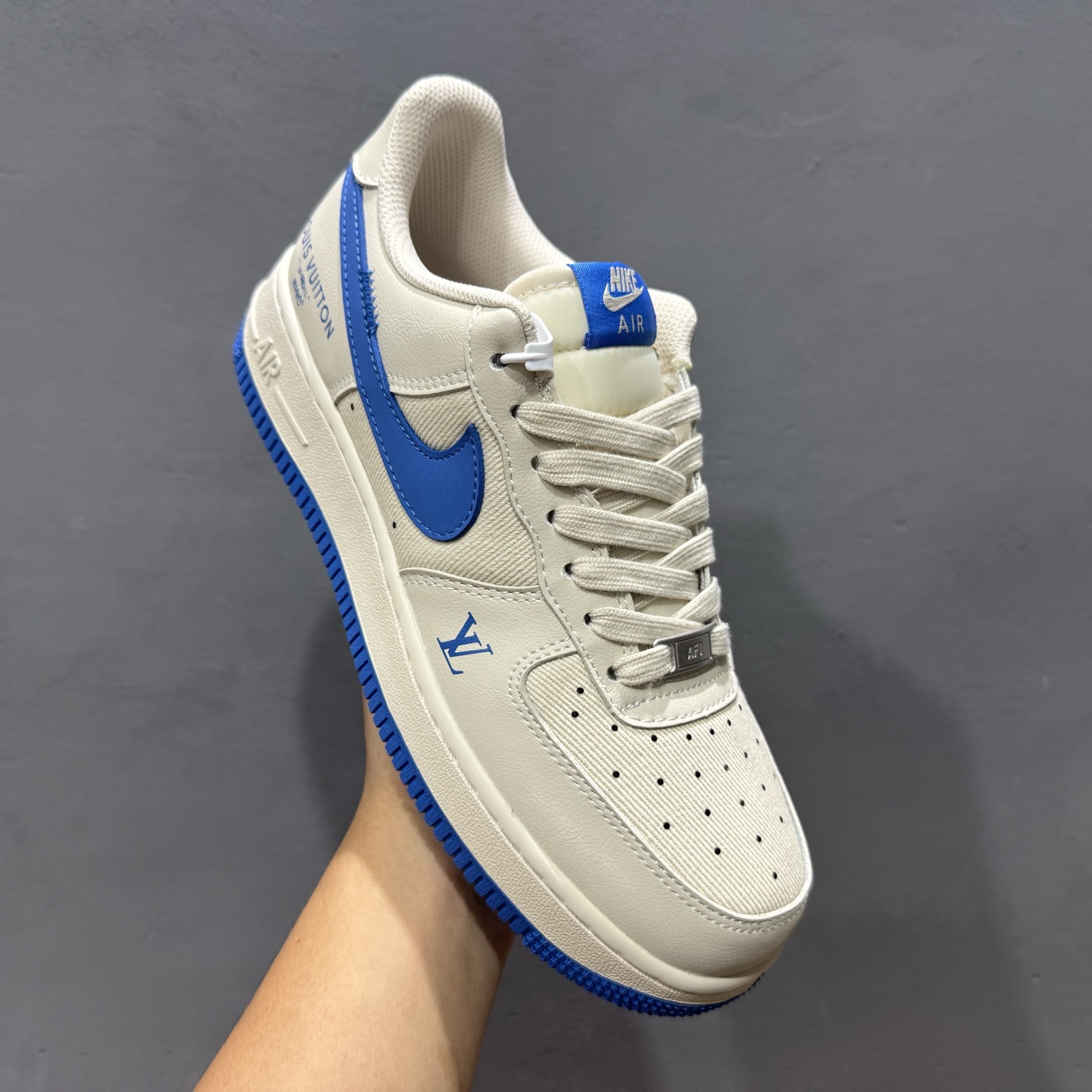 Louis Vuitton x Nike Air Force 1 网面拼接米蓝 QW5836-025
