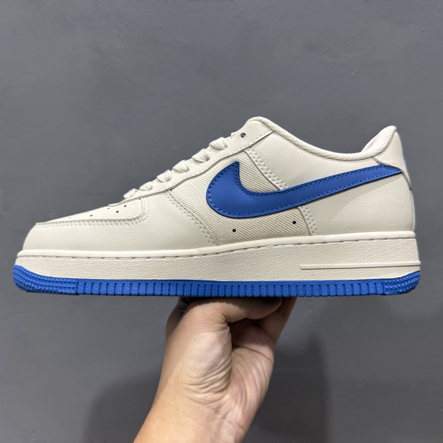 Louis Vuitton x Nike Air Force 1 网面拼接米蓝 QW5836-025