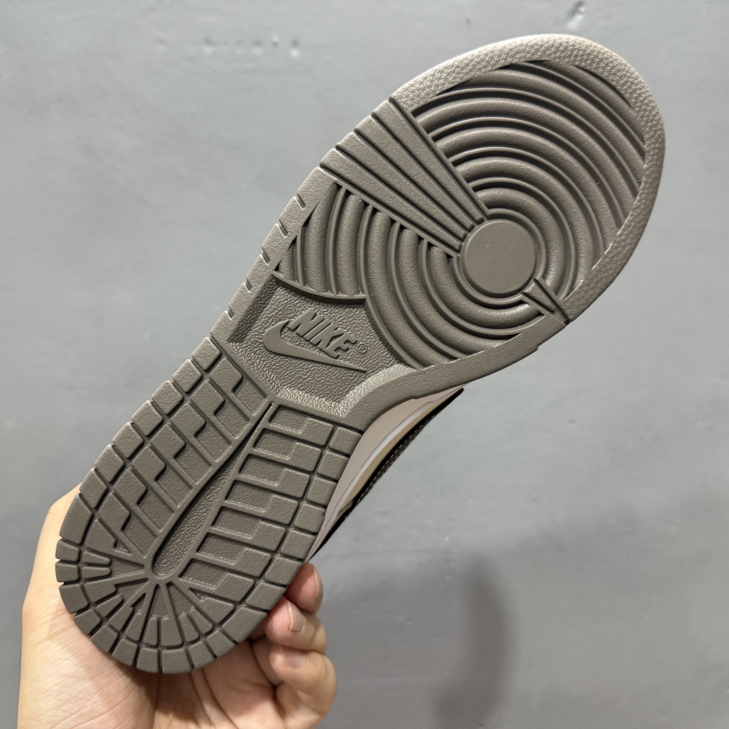 Nike Dunk Low 二手日落 棕灰色 当浅米色主调邂逅深灰与棕的层次 HF5441-111