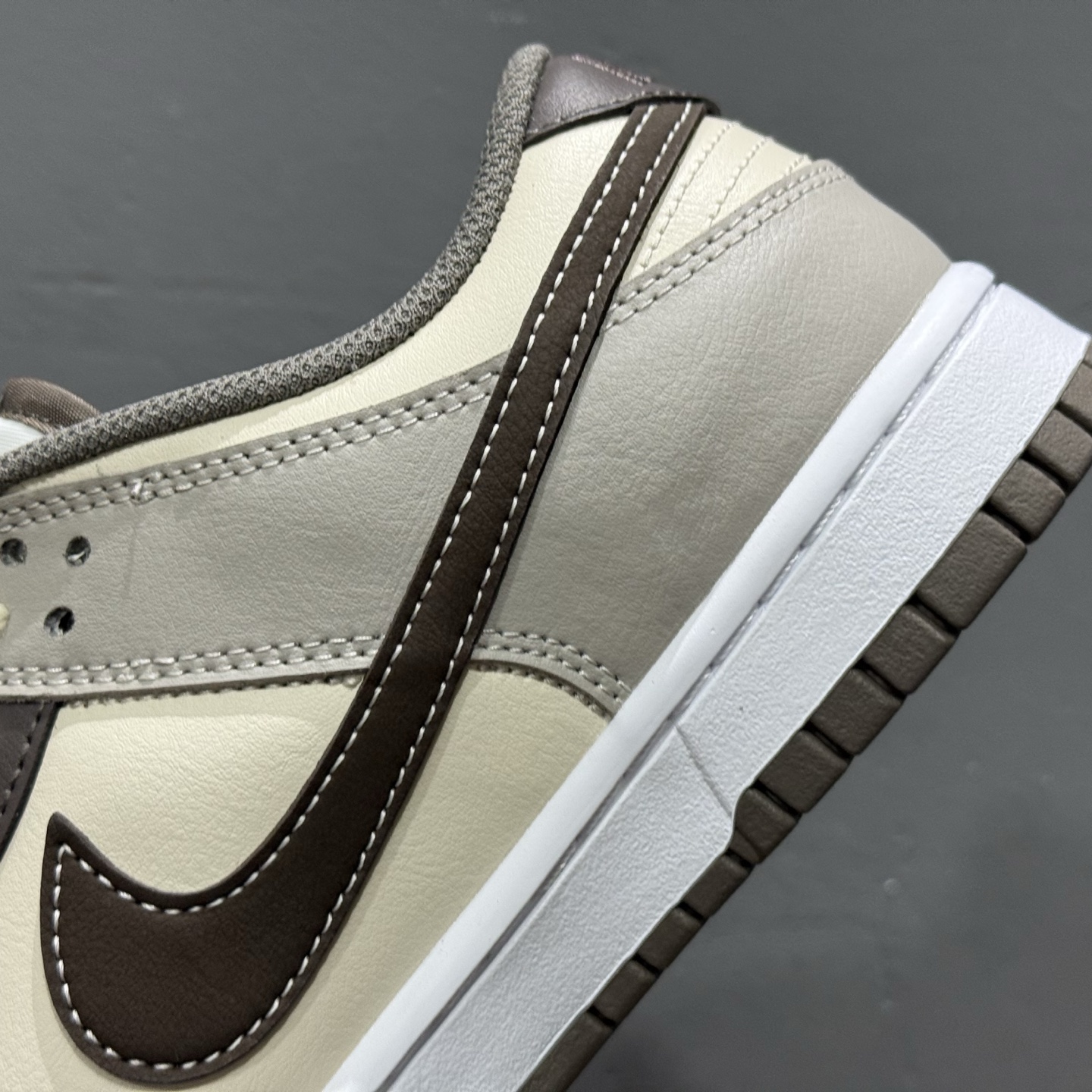 Nike Dunk Low 二手日落 棕灰色 当浅米色主调邂逅深灰与棕的层次 HF5441-111