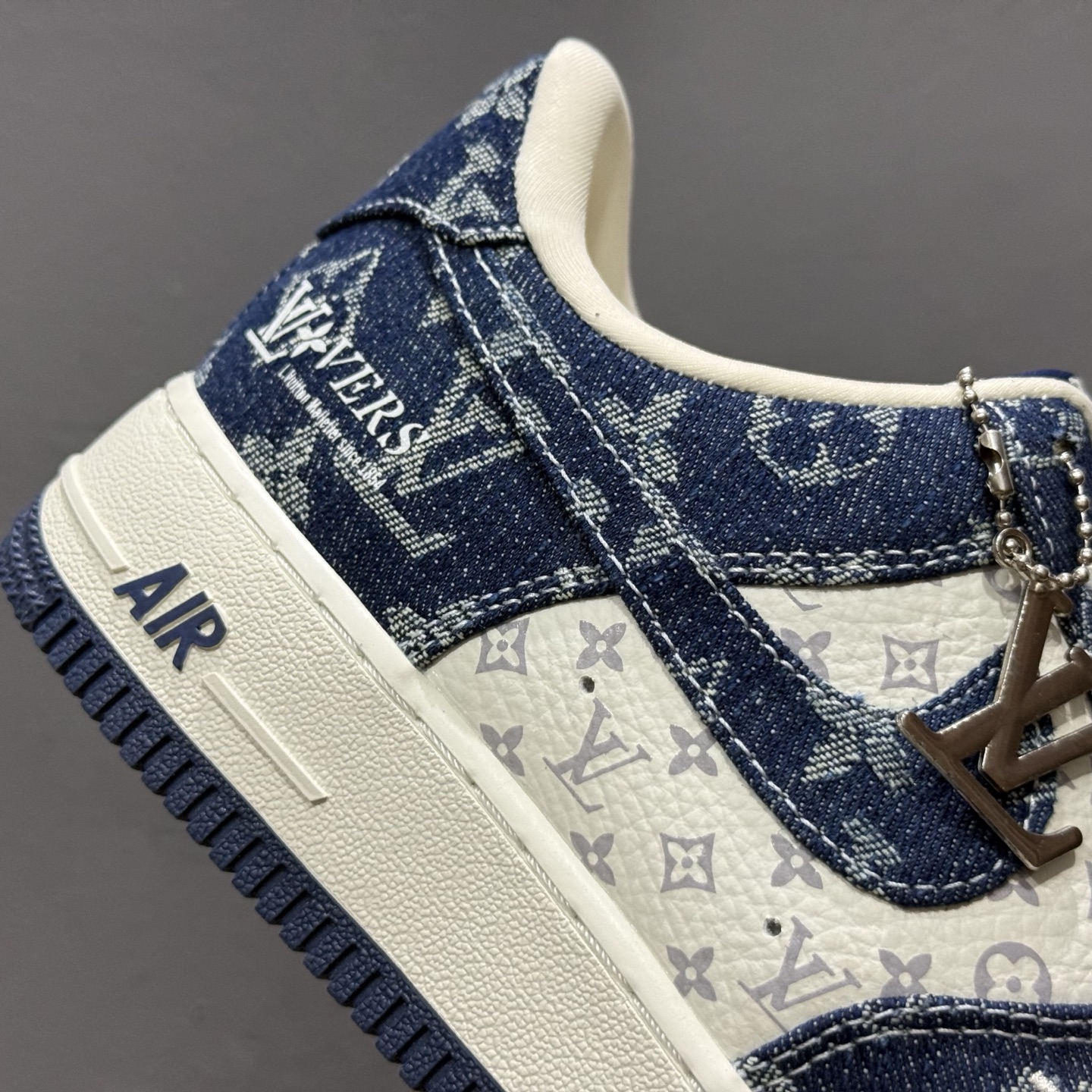 Louis Vuitton x NIke Air Force 1 白蓝 YF9511-811