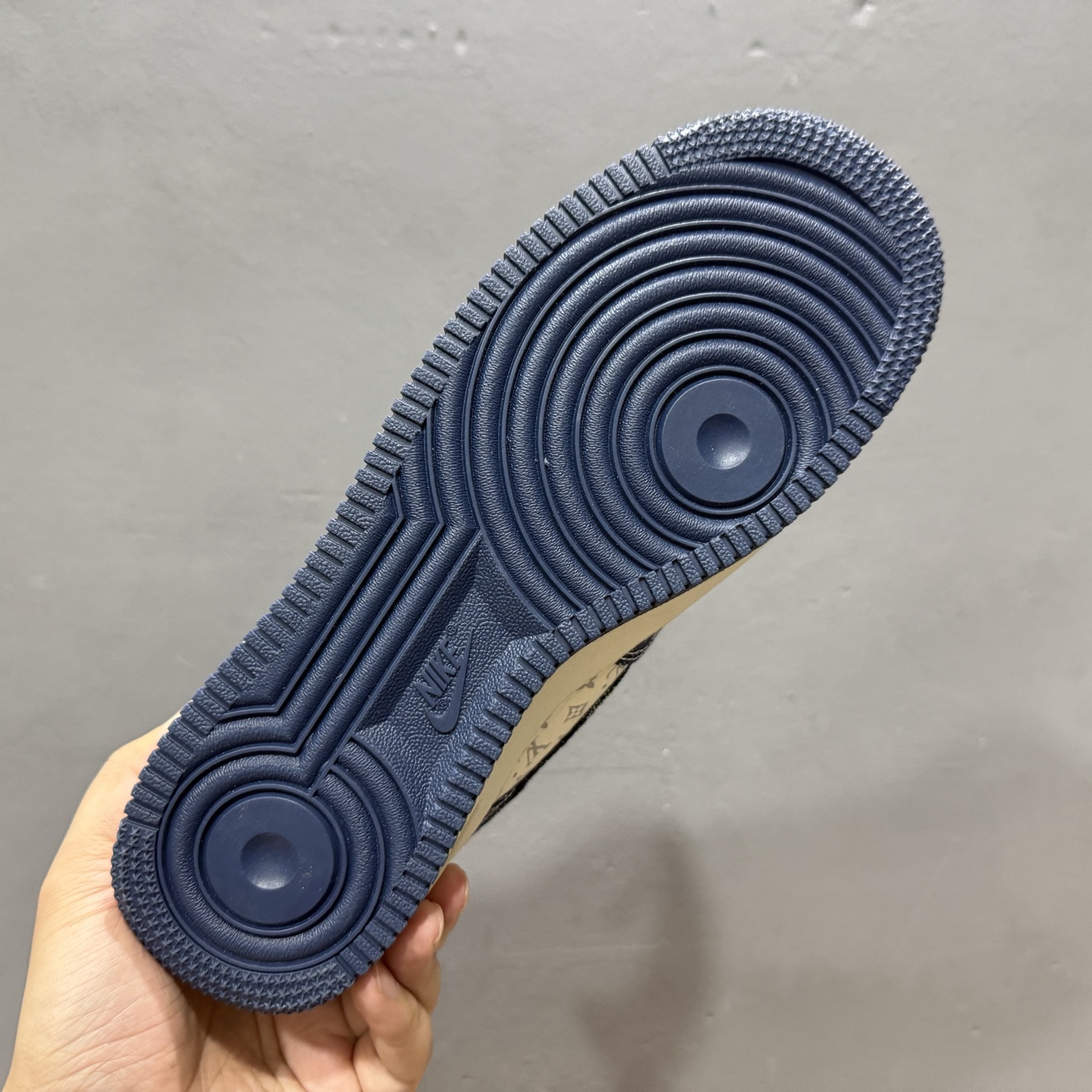 Louis Vuitton x NIke Air Force 1 白蓝 YF9511-811