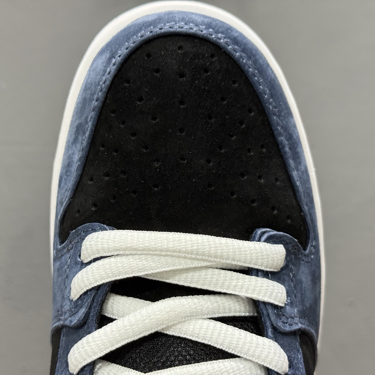 200 Nike Dunk SB “ player”玖制 雾霾蓝 红勾 黑蓝 HF3063-002-Chinese UA Cheap High Quatity Brand Clothes Bags handbags Sneakers wholesale wholesaler seller from China Factory suppliers Fashion Clothing Shoes best Quality Beautiful Price 200 Nike Dunk SB “ player”玖制 雾霾蓝 红勾 黑蓝 HF3063-002