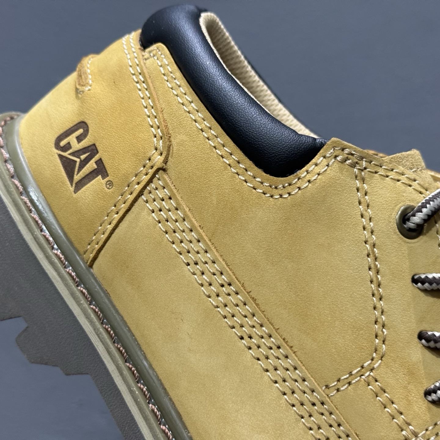 280 25款官方同步CAT/卡特 户外工装轻底低帮休闲系带大黄靴系列