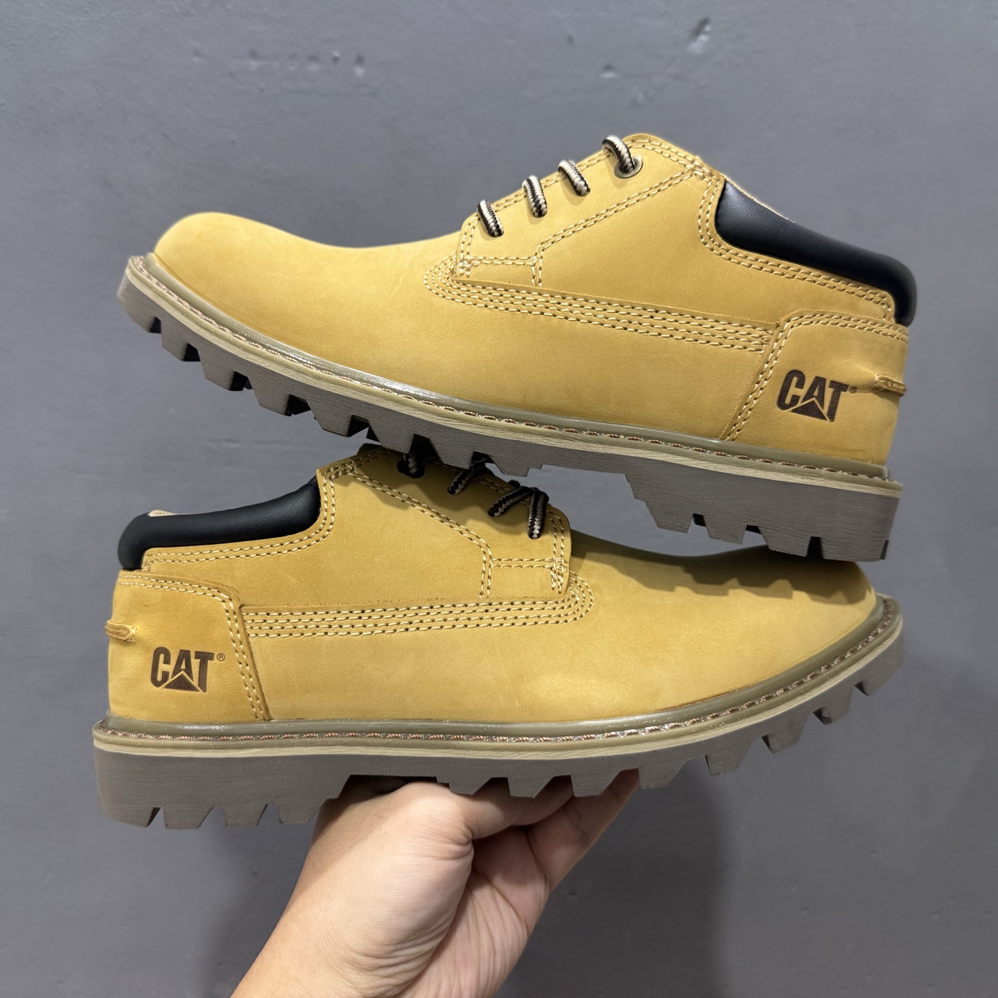 280 25款官方同步CAT/卡特 户外工装轻底低帮休闲系带大黄靴系列