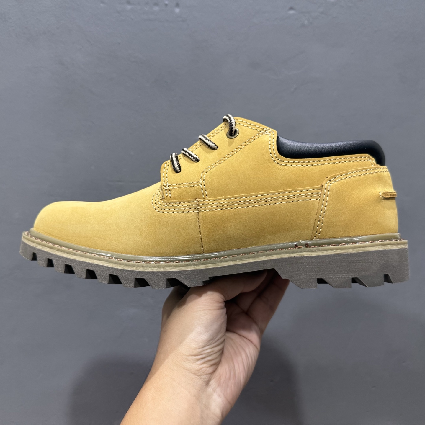 280 25款官方同步CAT/卡特 户外工装轻底低帮休闲系带大黄靴系列