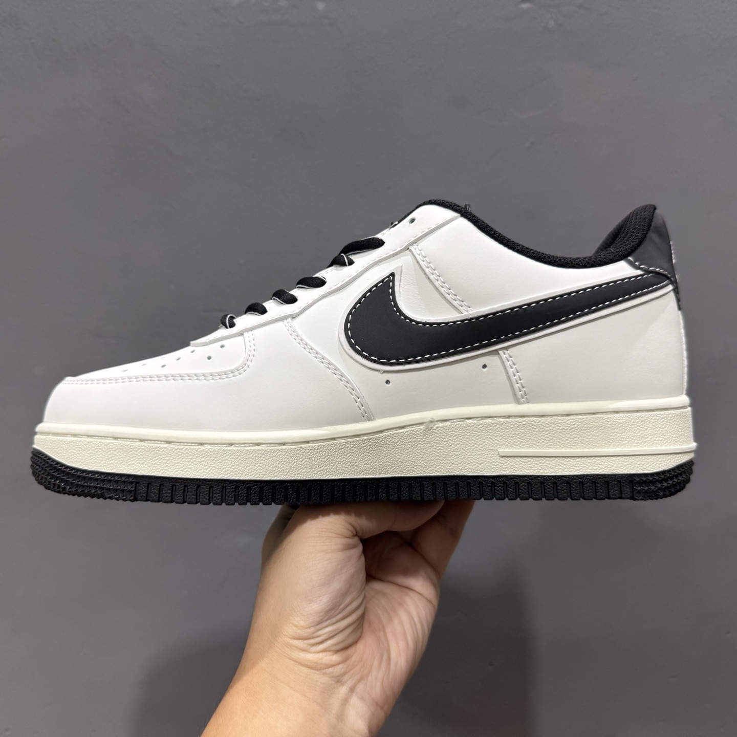 Nike Air Force 1'07 Low 斯图西联名 米黑勾黑底 空军一号低帮休闲板鞋 CS5288-037