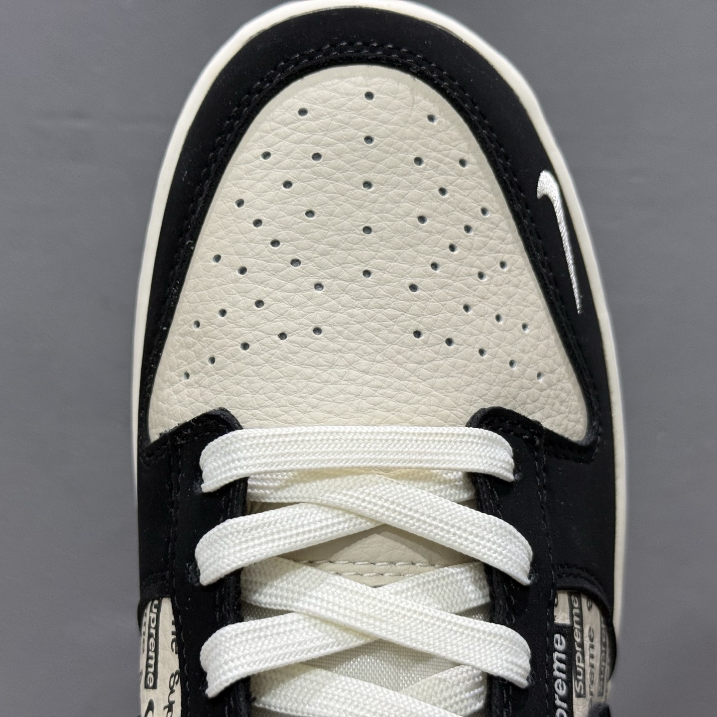 Supreme x Nike Dunk Low 白黑Superme印花 DS6608-013