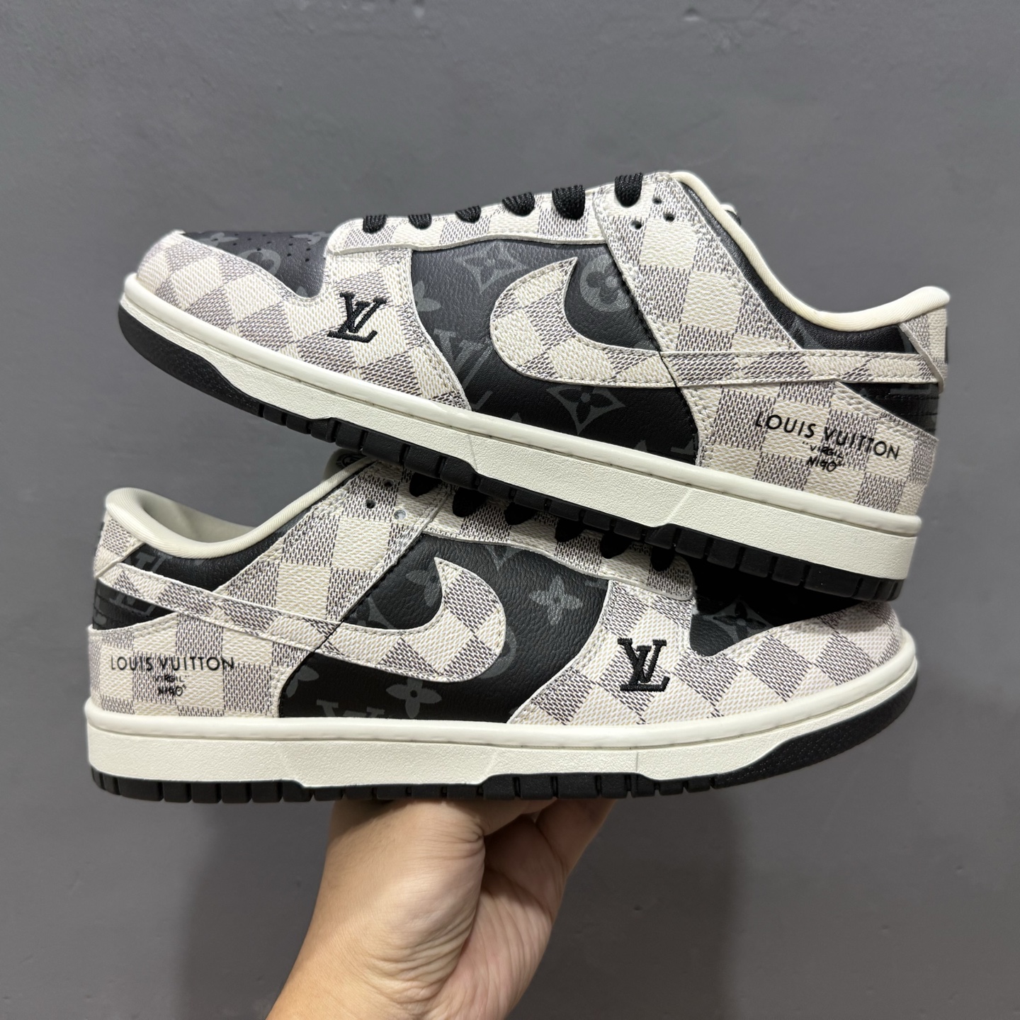 Louis Vuitton x Nike Dunk Low 格纹雾灰 SC0601-452