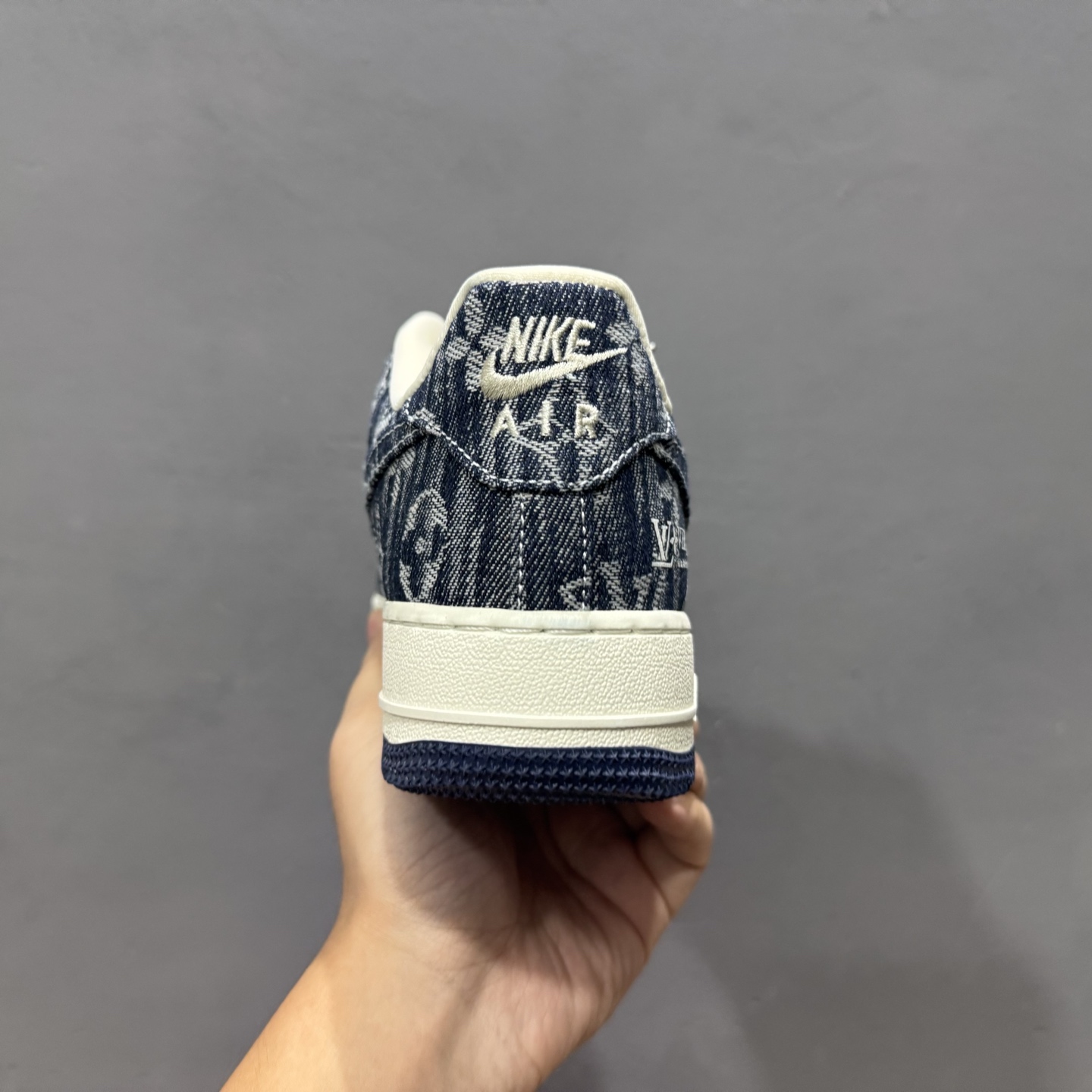 Louis Vuitton x NIke Air Force 1 白蓝 YF9511-812