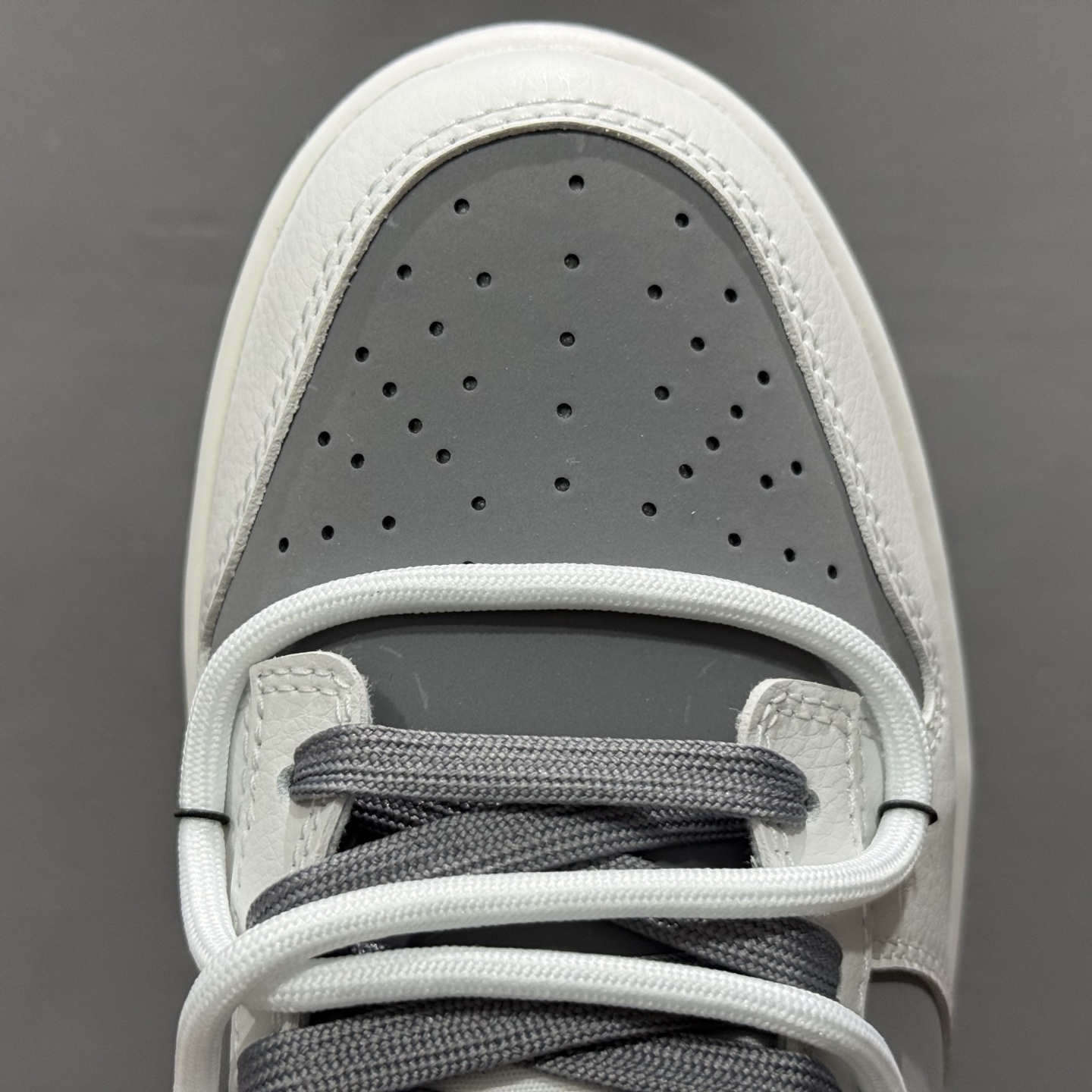 Nike Dunk Low 封狼居胥 白灰 当白与灰化作鞋身主调 WG0528-111