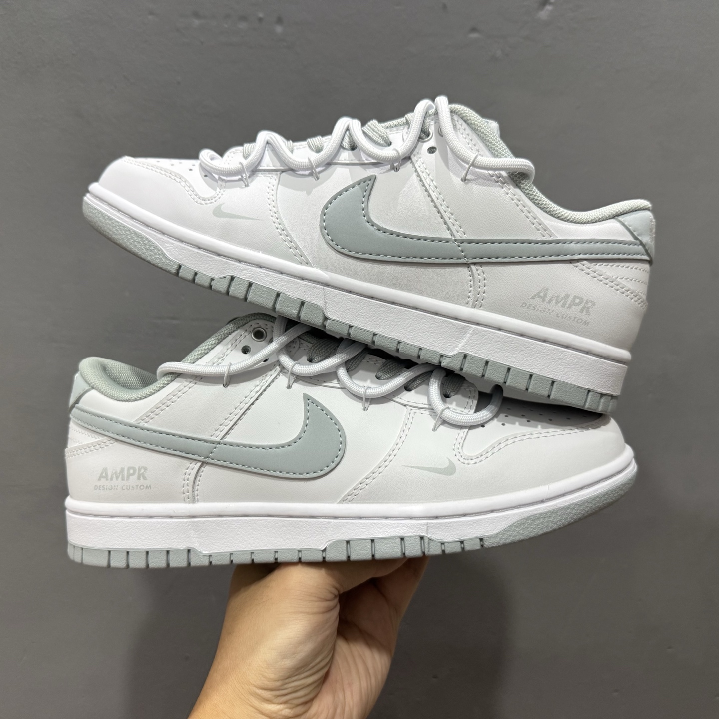 Nike Dunk Low 星郎 此款以低饱和灰度叠搭塑造高级层次感 WB0528-101