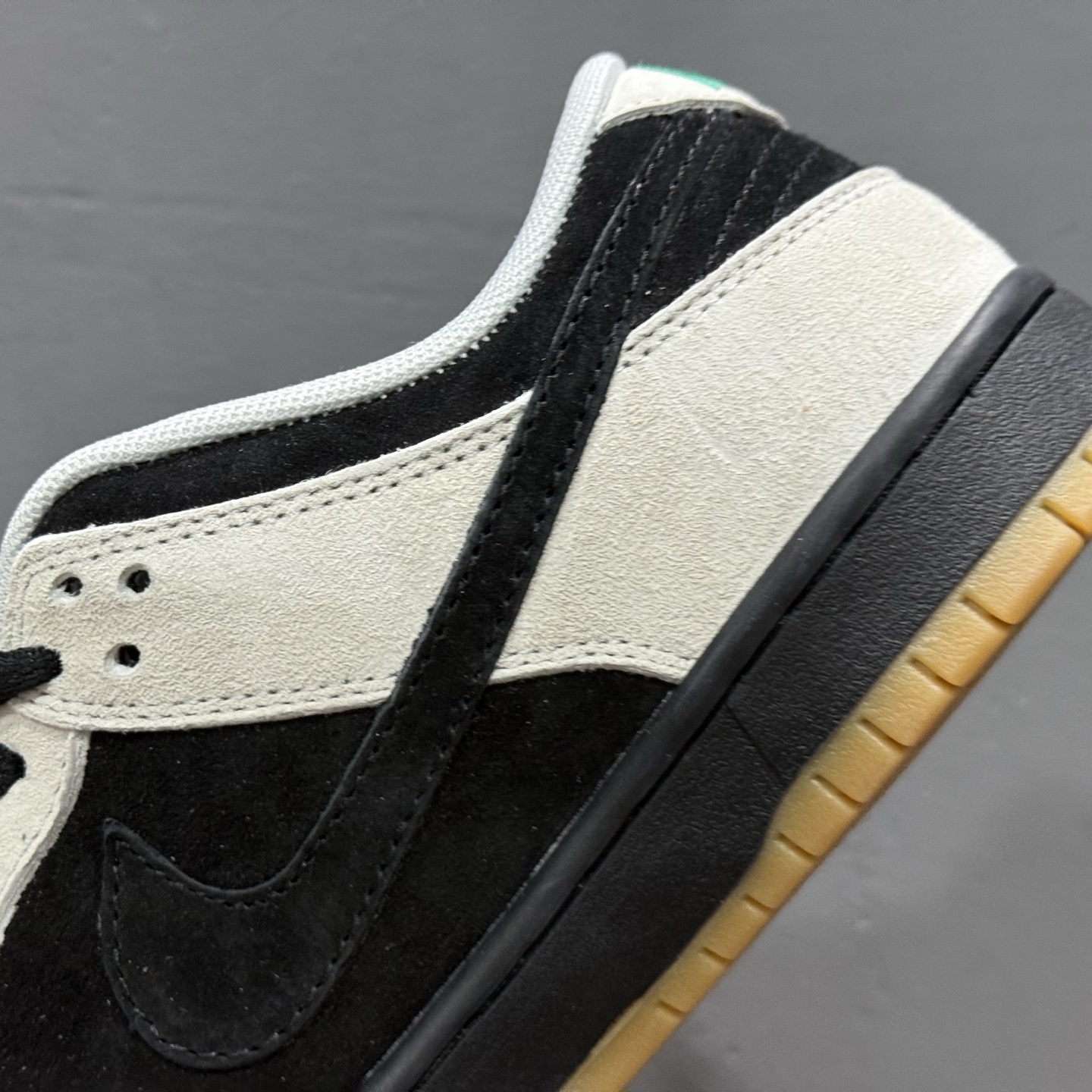 Nike Dunk SB ”Black Pigeon” 黑灰 HF3704-001 Nike Dunk SB ”Black Pigeon” 黑灰 HF3704-001