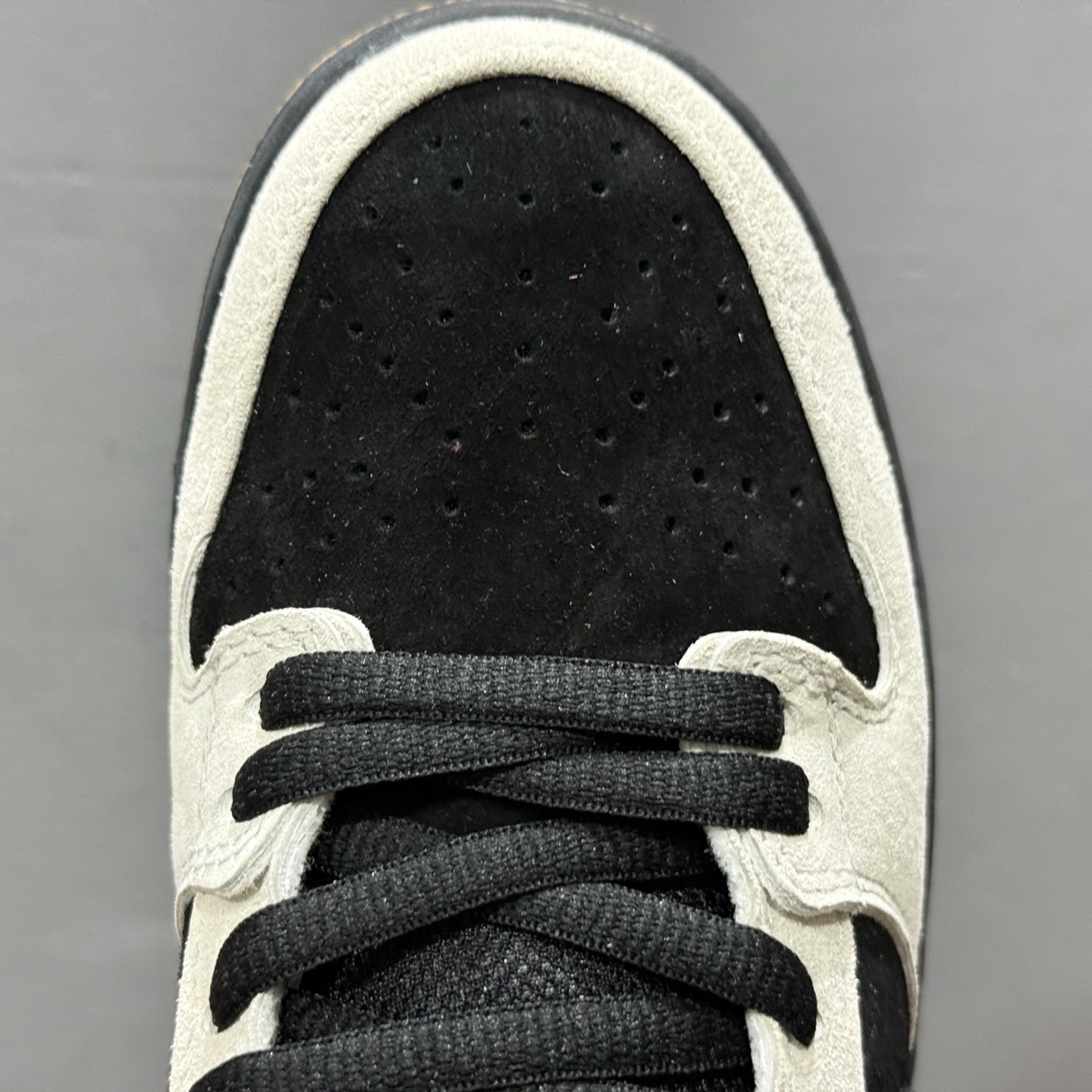 Nike Dunk SB ”Black Pigeon” 黑灰 HF3704-001 Nike Dunk SB ”Black Pigeon” 黑灰 HF3704-001