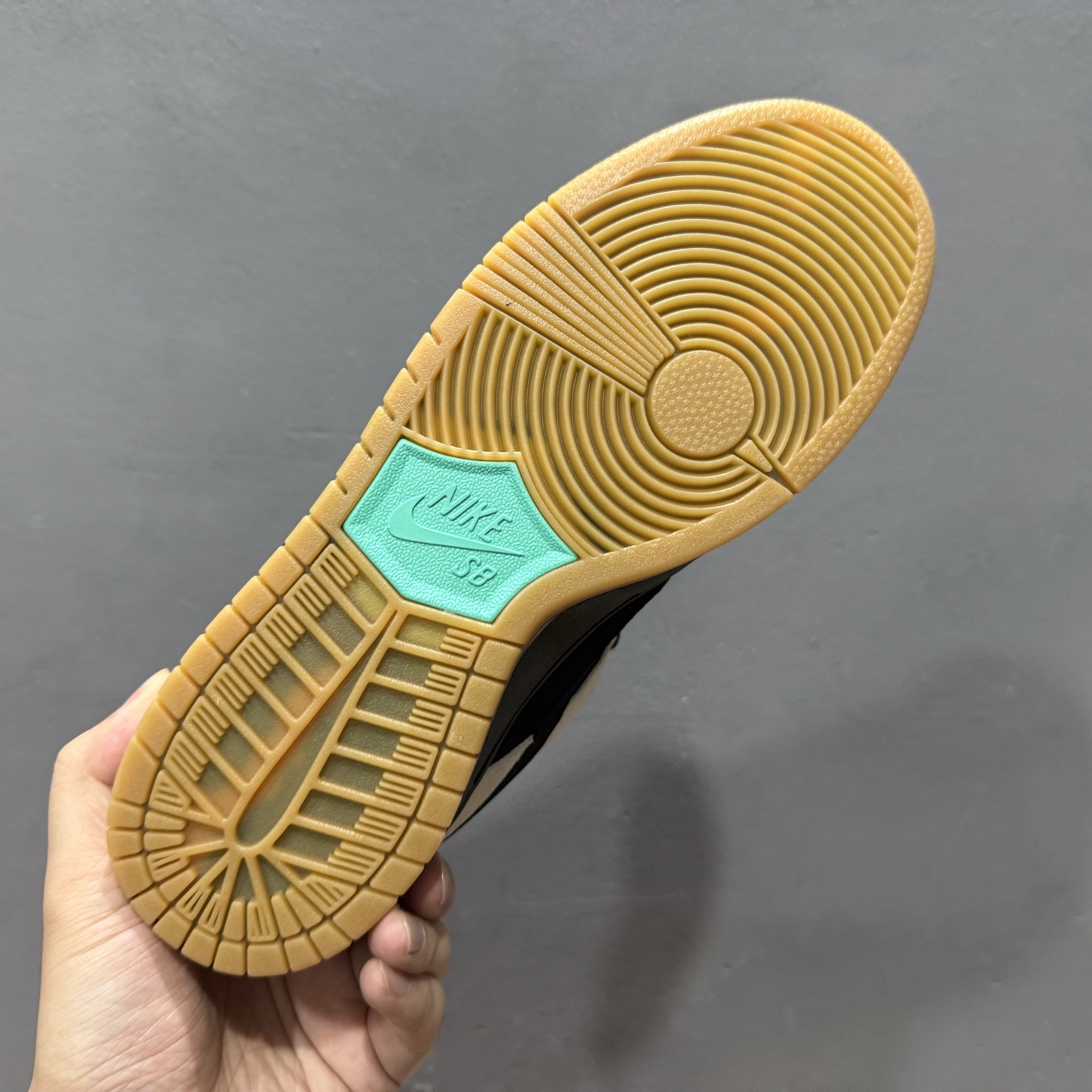 Nike Dunk SB ”Black Pigeon” 黑灰 HF3704-001 Nike Dunk SB ”Black Pigeon” 黑灰 HF3704-001