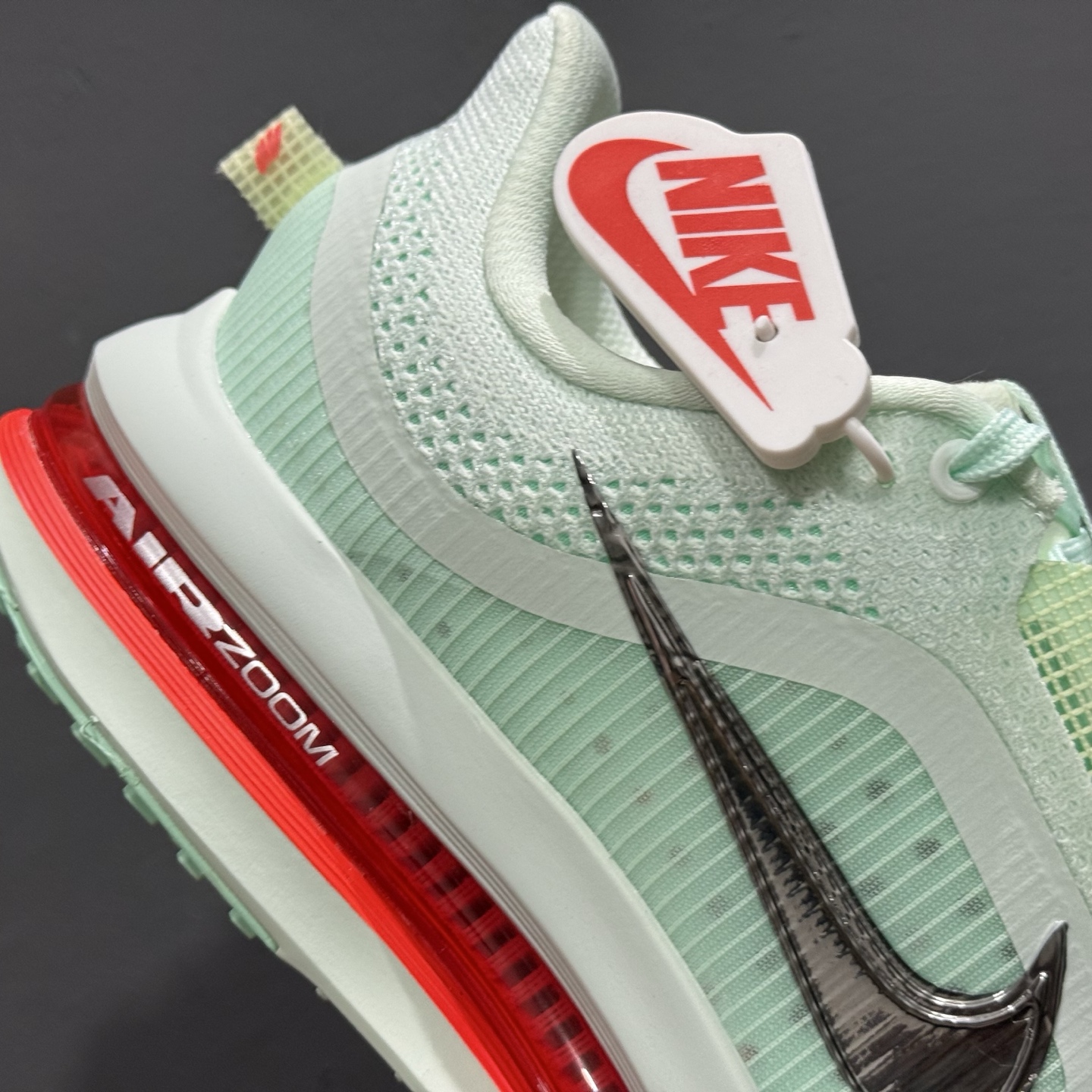 Nike Air Zoom Pegasus Premium 耐克 新款气垫缓震休闲跑步鞋 HQ2592-301