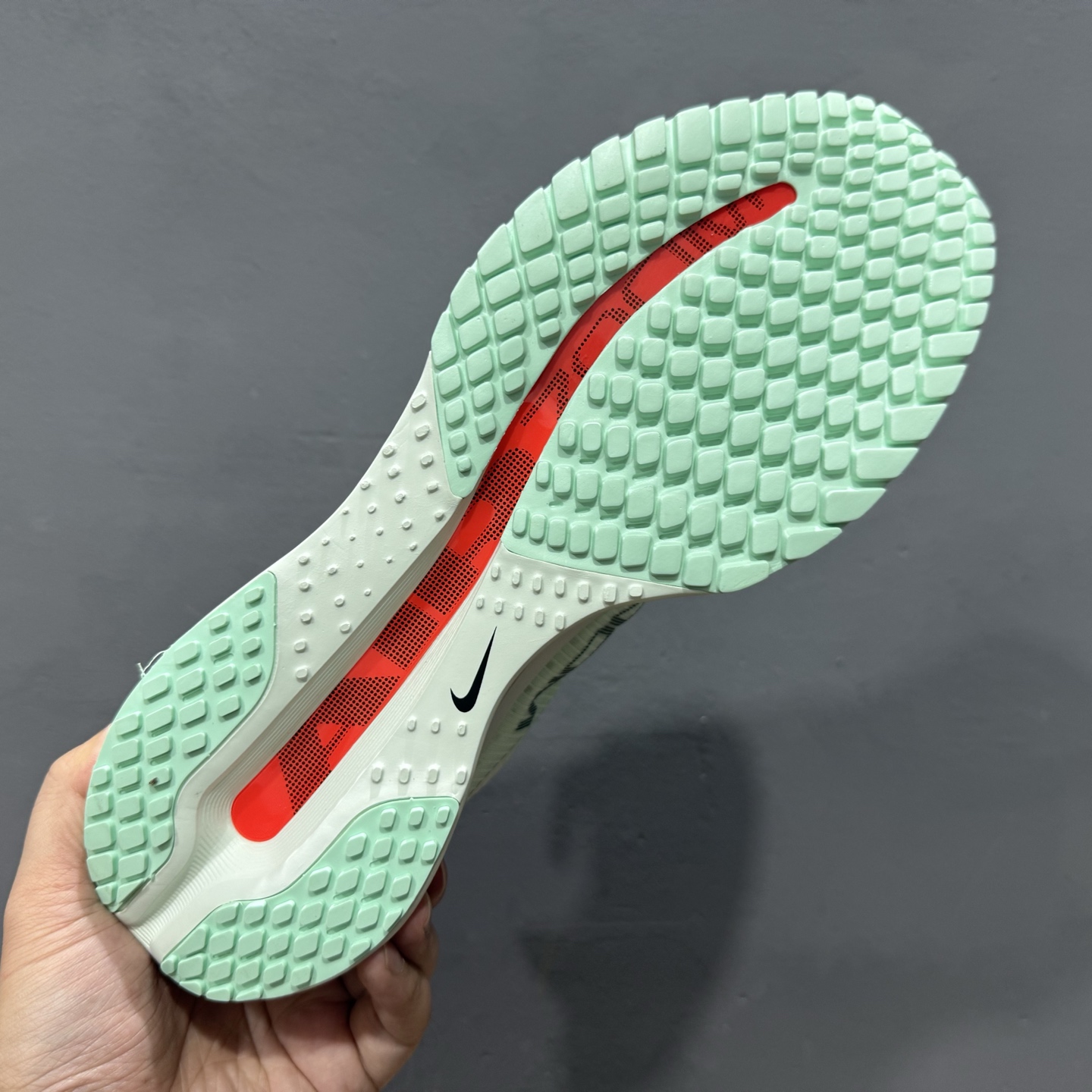 Nike Air Zoom Pegasus Premium 耐克 新款气垫缓震休闲跑步鞋 HQ2592-301