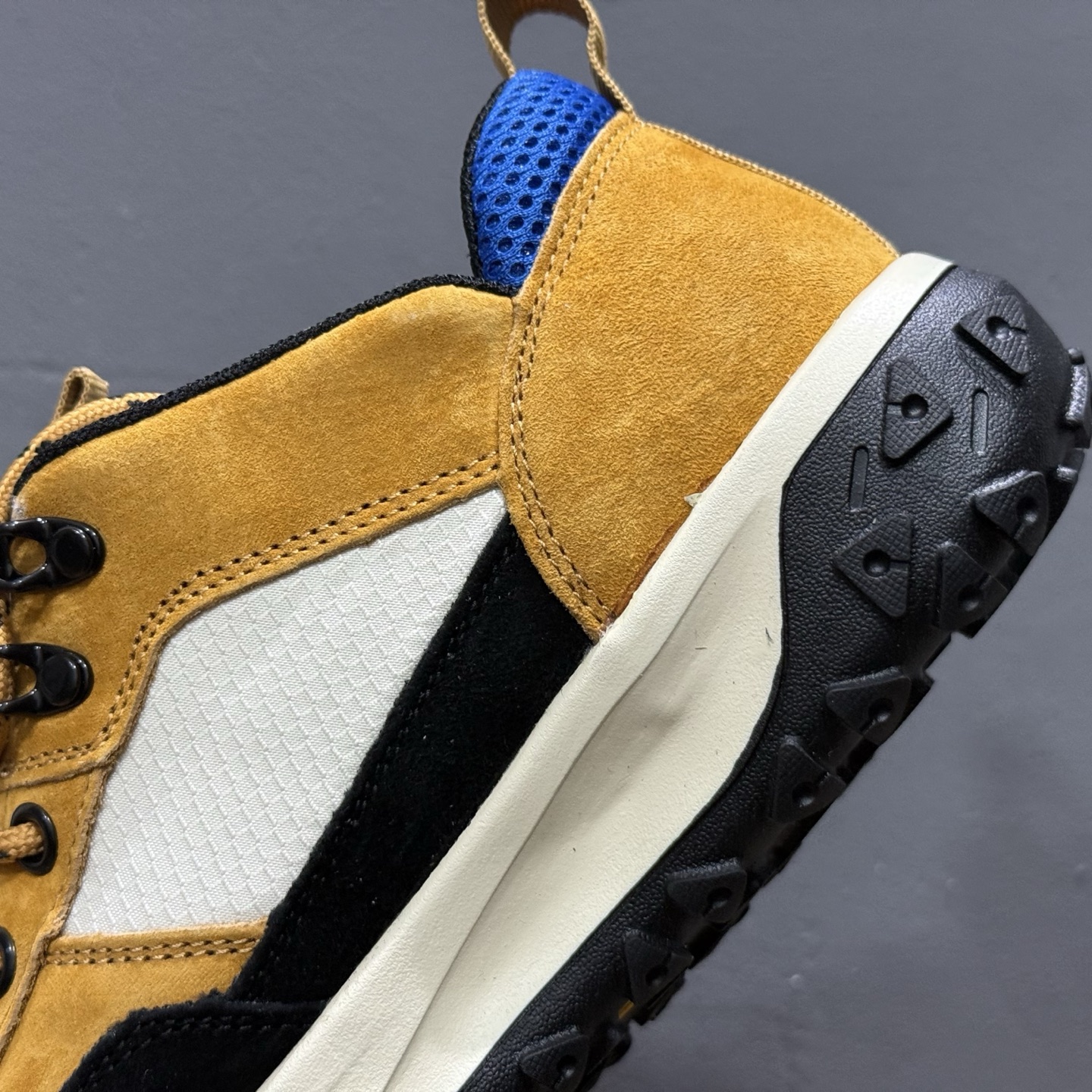 220 Timberland 添柏岚/天伯伦 客制款 户外低帮休闲鞋 A42EW