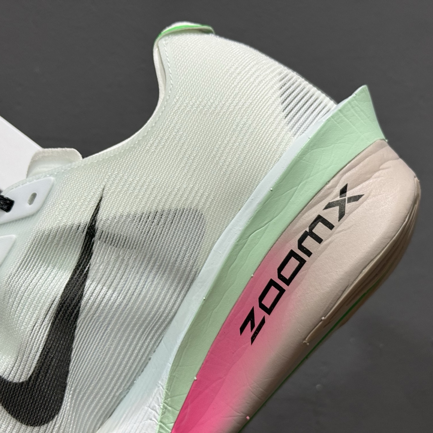 Nike ZoomX Vaporfly NEXT% 4 马拉松系列公路竞速超轻缓震跑步鞋 HF6414-101
