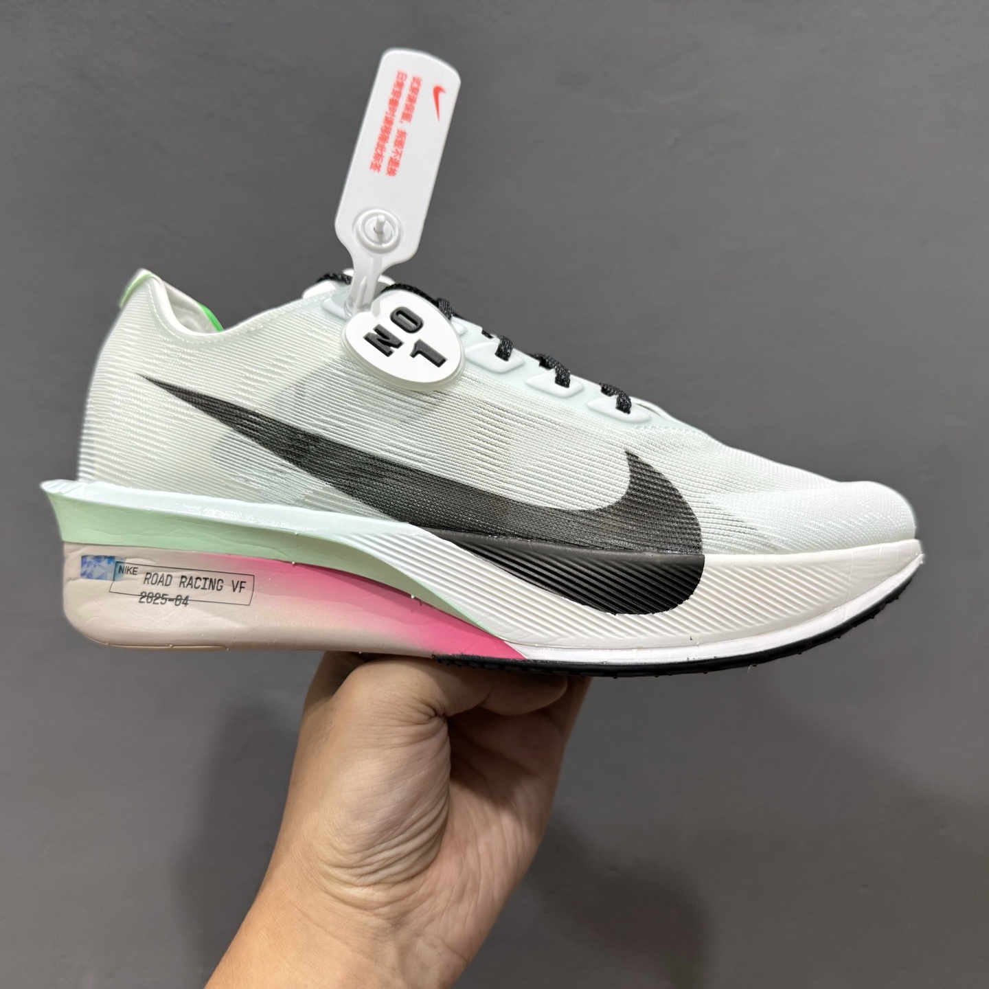 Nike ZoomX Vaporfly NEXT% 4 马拉松系列公路竞速超轻缓震跑步鞋 HF6414-101