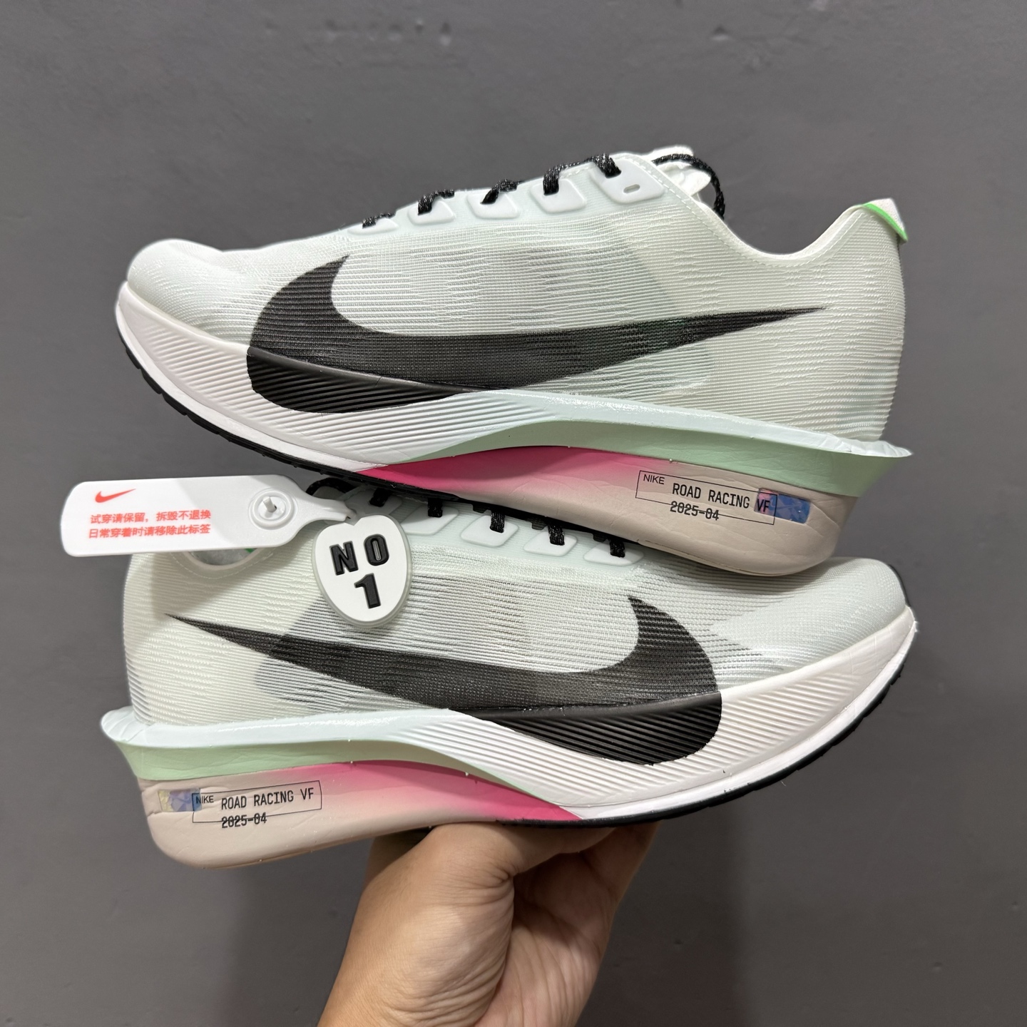 Nike ZoomX Vaporfly NEXT% 4 马拉松系列公路竞速超轻缓震跑步鞋 HF6414-101