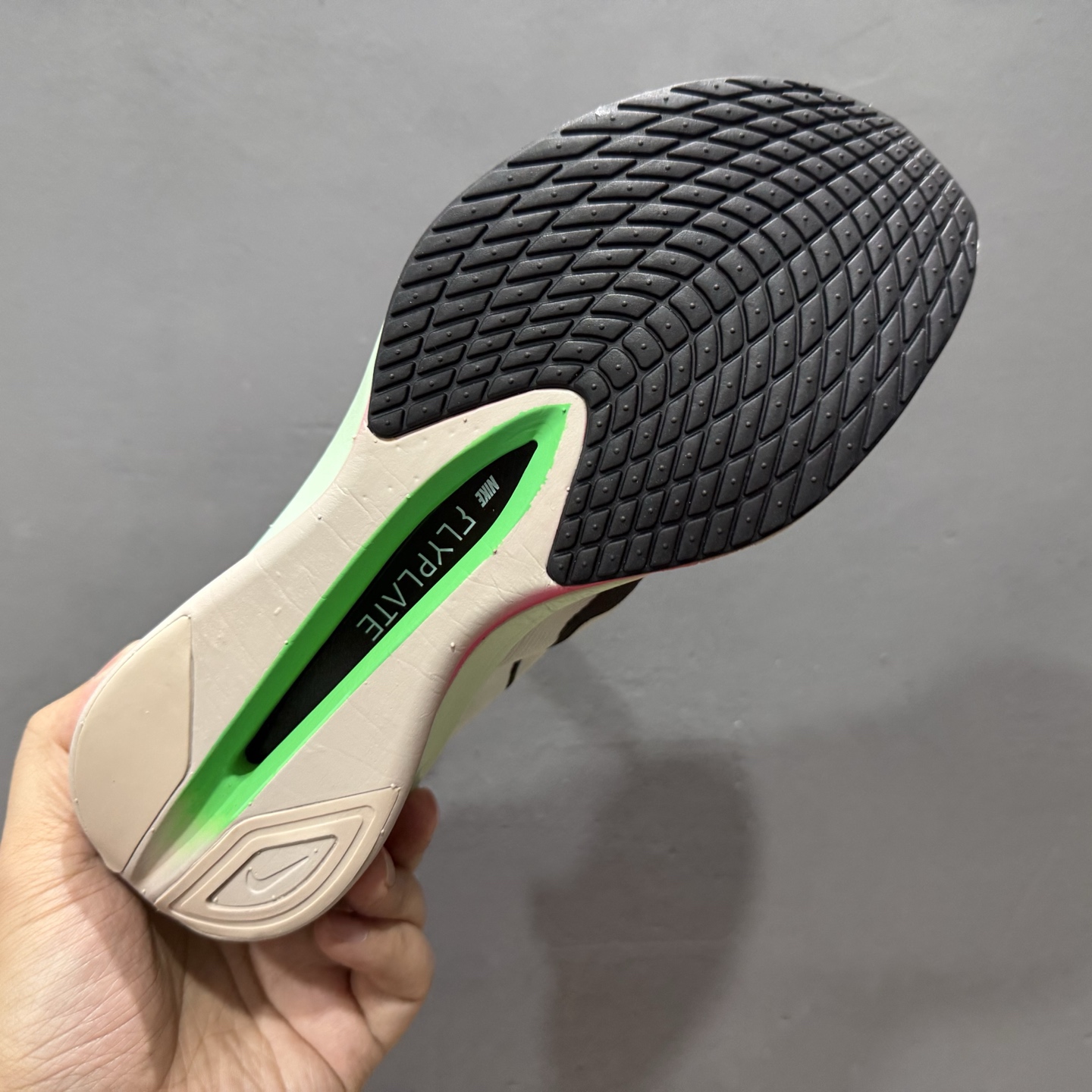 Nike ZoomX Vaporfly NEXT% 4 马拉松系列公路竞速超轻缓震跑步鞋 HF6414-101