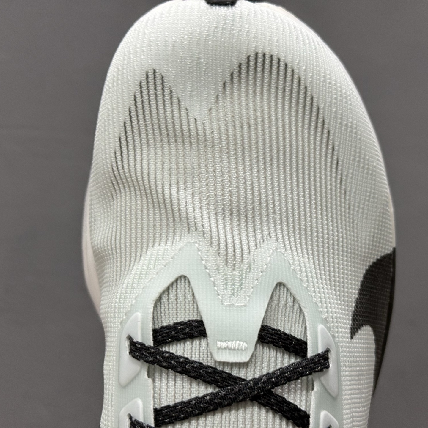 Nike ZoomX Vaporfly NEXT% 4 马拉松系列公路竞速超轻缓震跑步鞋 HF6414-101