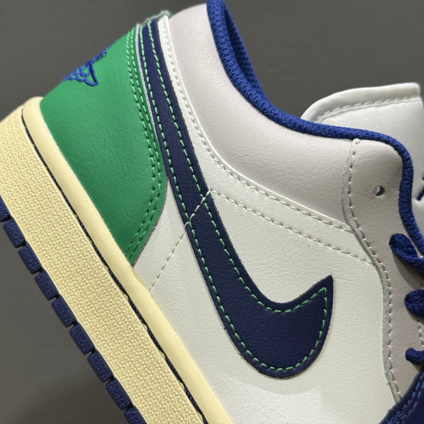 240 原装裸鞋级 市面最高工艺产物 Air Jordan 1 Low白绿蓝 553558-147