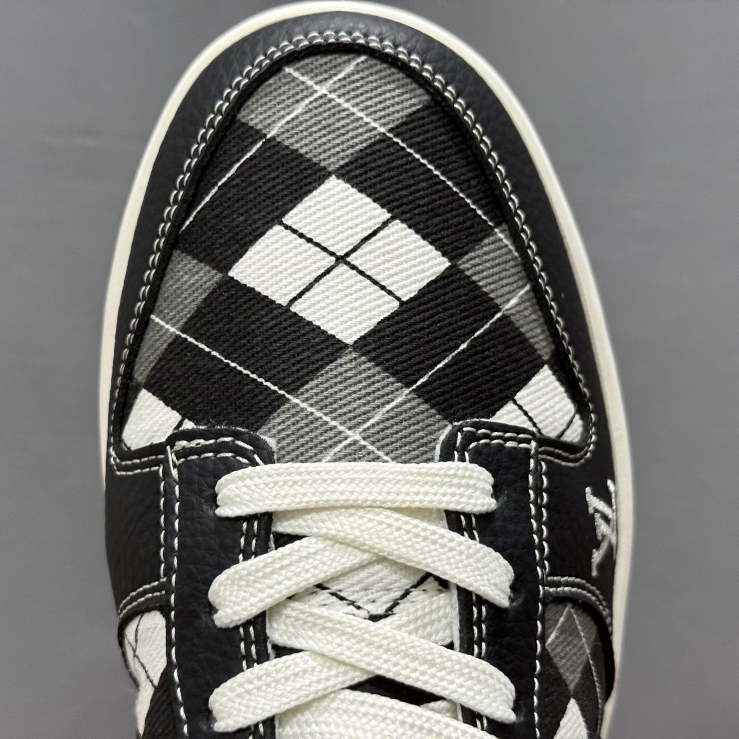 NK Dunk Low Retro ”DIY高端定制” LV黑灰白棋盘格 低帮休闲运动板鞋 SC0601-460 NK Dunk Low Retro ”DIY高端定制” LV黑灰白棋盘格 低帮休闲运动板鞋 SC0601-460