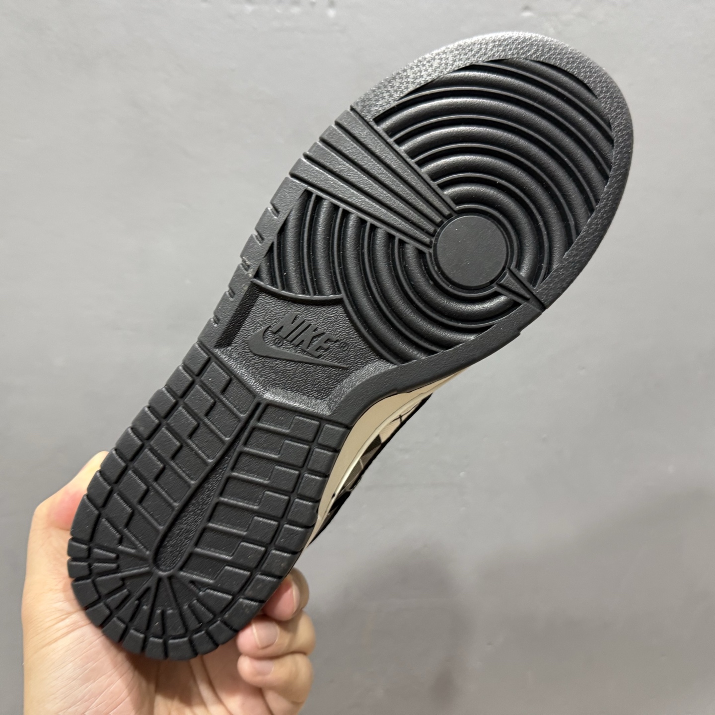 NK Dunk Low Retro ”DIY高端定制” LV黑灰白棋盘格 低帮休闲运动板鞋 SC0601-460 NK Dunk Low Retro ”DIY高端定制” LV黑灰白棋盘格 低帮休闲运动板鞋 SC0601-460