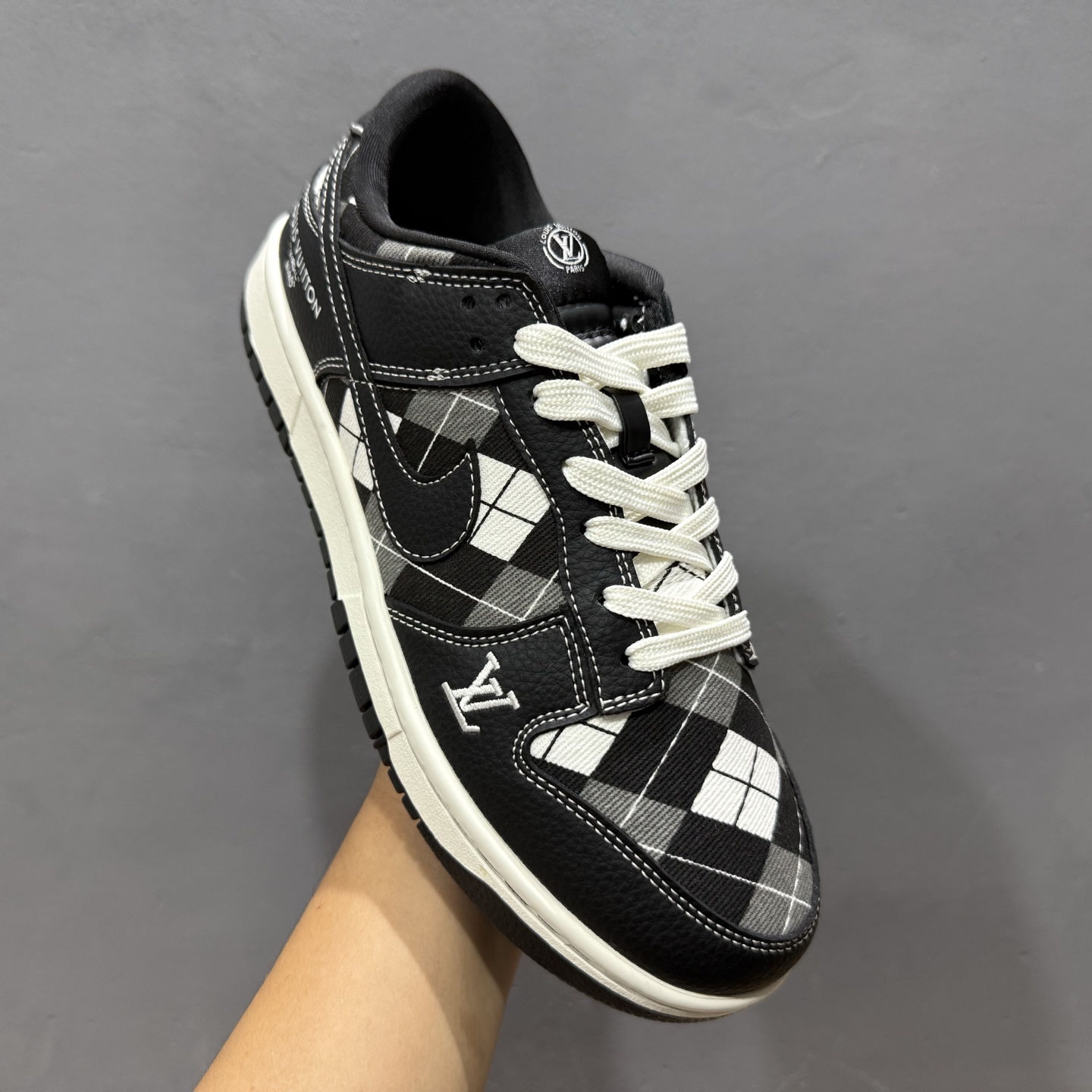 NK Dunk Low Retro ”DIY高端定制” LV黑灰白棋盘格 低帮休闲运动板鞋 SC0601-460 NK Dunk Low Retro ”DIY高端定制” LV黑灰白棋盘格 低帮休闲运动板鞋 SC0601-460