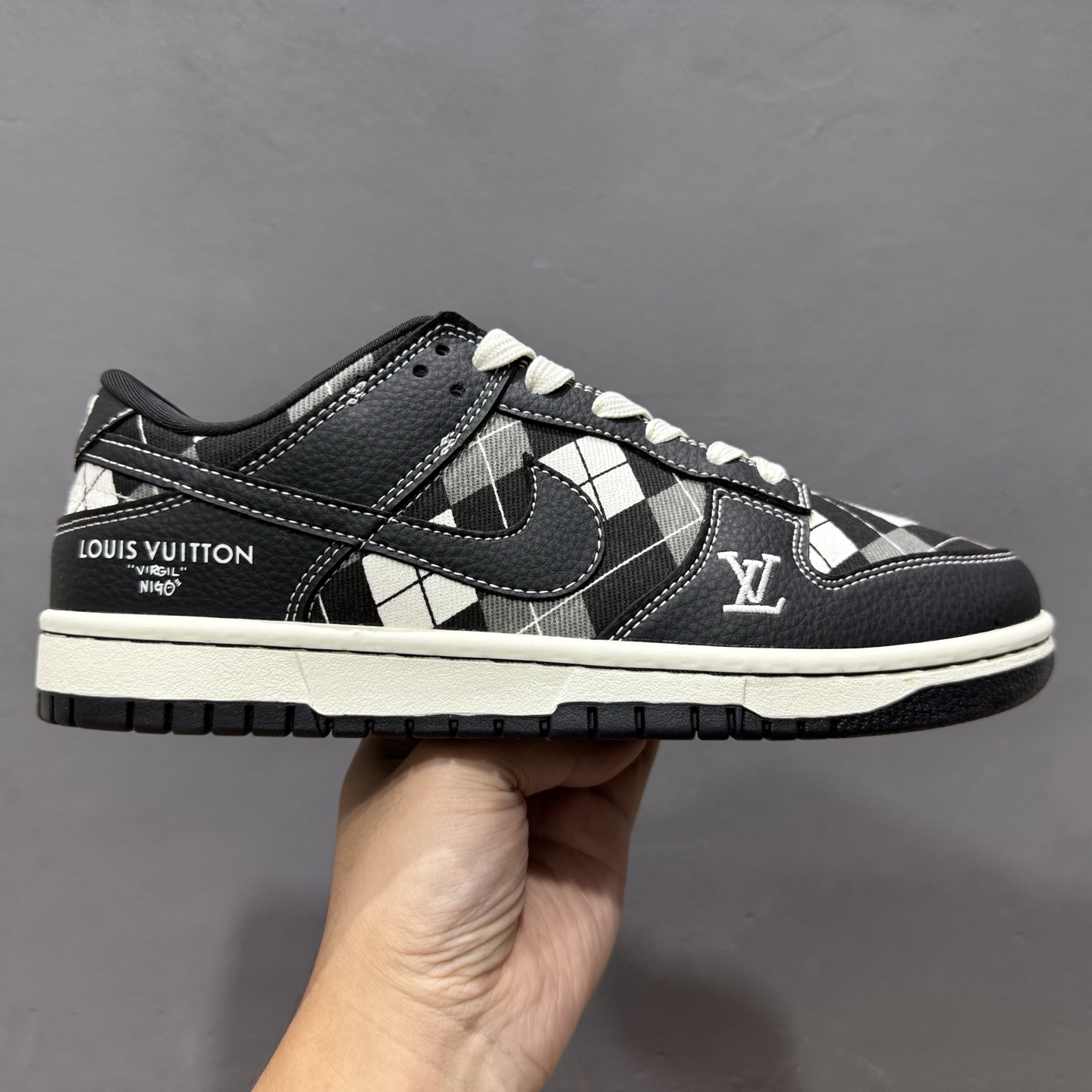 NK Dunk Low Retro ”DIY高端定制” LV黑灰白棋盘格 低帮休闲运动板鞋 SC0601-460 NK Dunk Low Retro ”DIY高端定制” LV黑灰白棋盘格 低帮休闲运动板鞋 SC0601-460