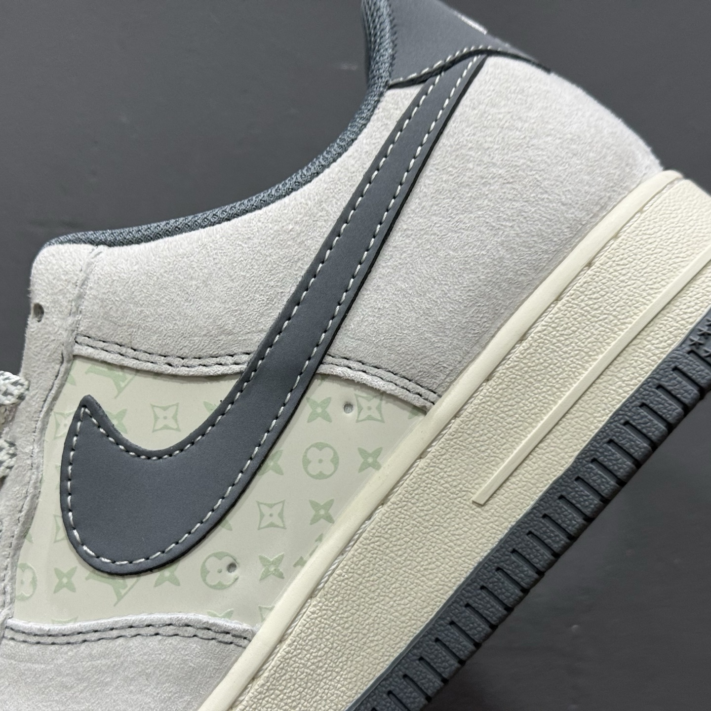 Nike Air Force 1 Low LV联名 CX5050-Y25 Nike Air Force 1 Low LV联名 CX5050-Y25
