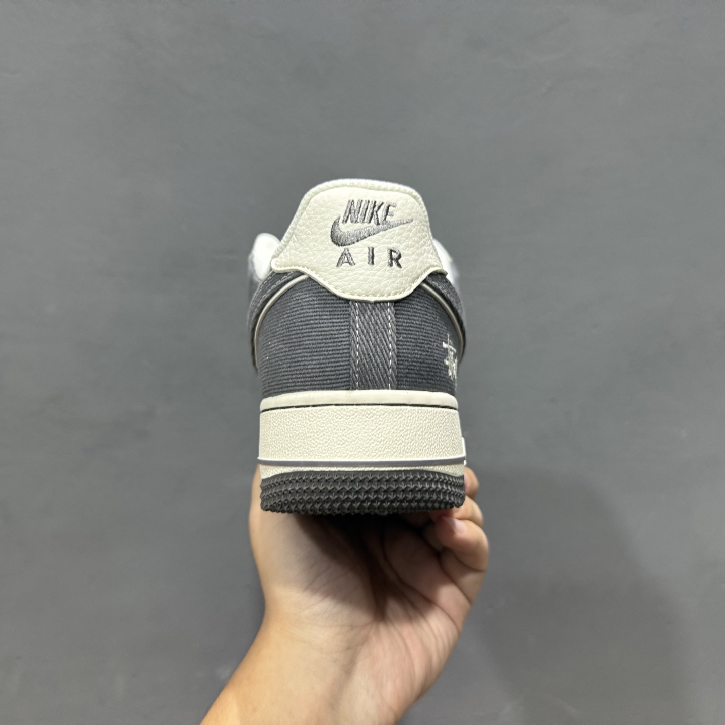 Stussy x Air Force 1 Low 米灰皮布拼接 JP8028-011