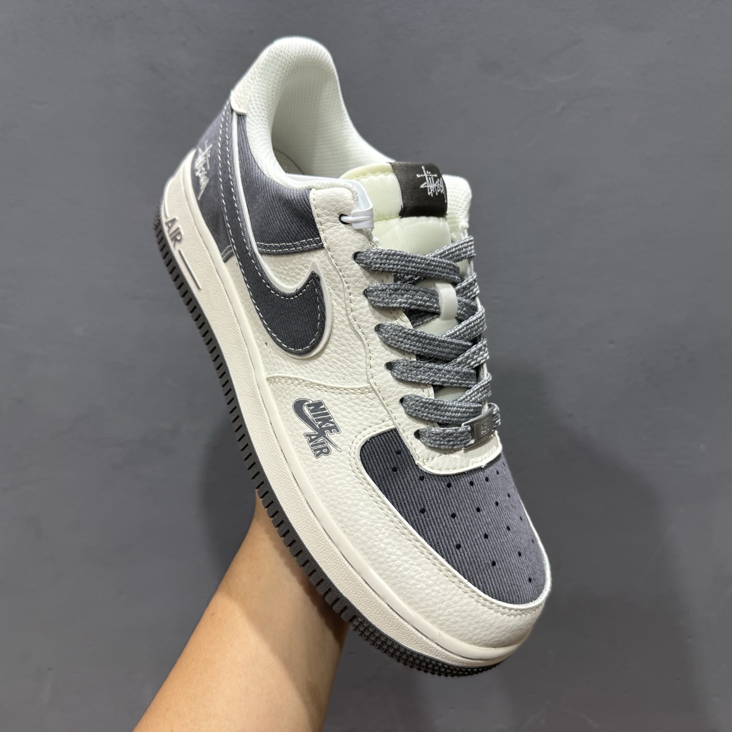 Stussy x Air Force 1 Low 米灰皮布拼接 JP8028-011