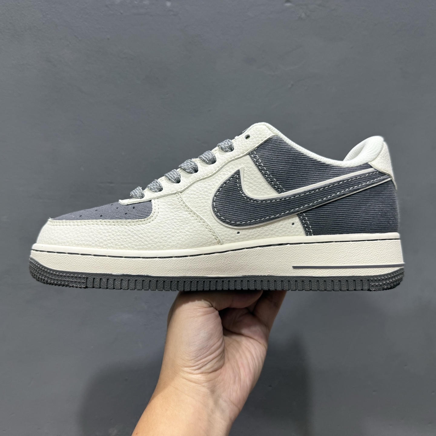 Stussy x Air Force 1 Low 米灰皮布拼接 JP8028-011