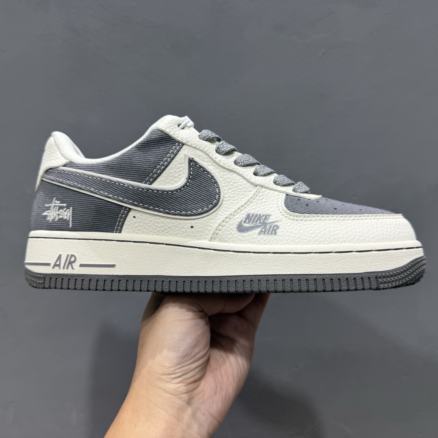 Stussy x Air Force 1 Low 米灰皮布拼接 JP8028-011