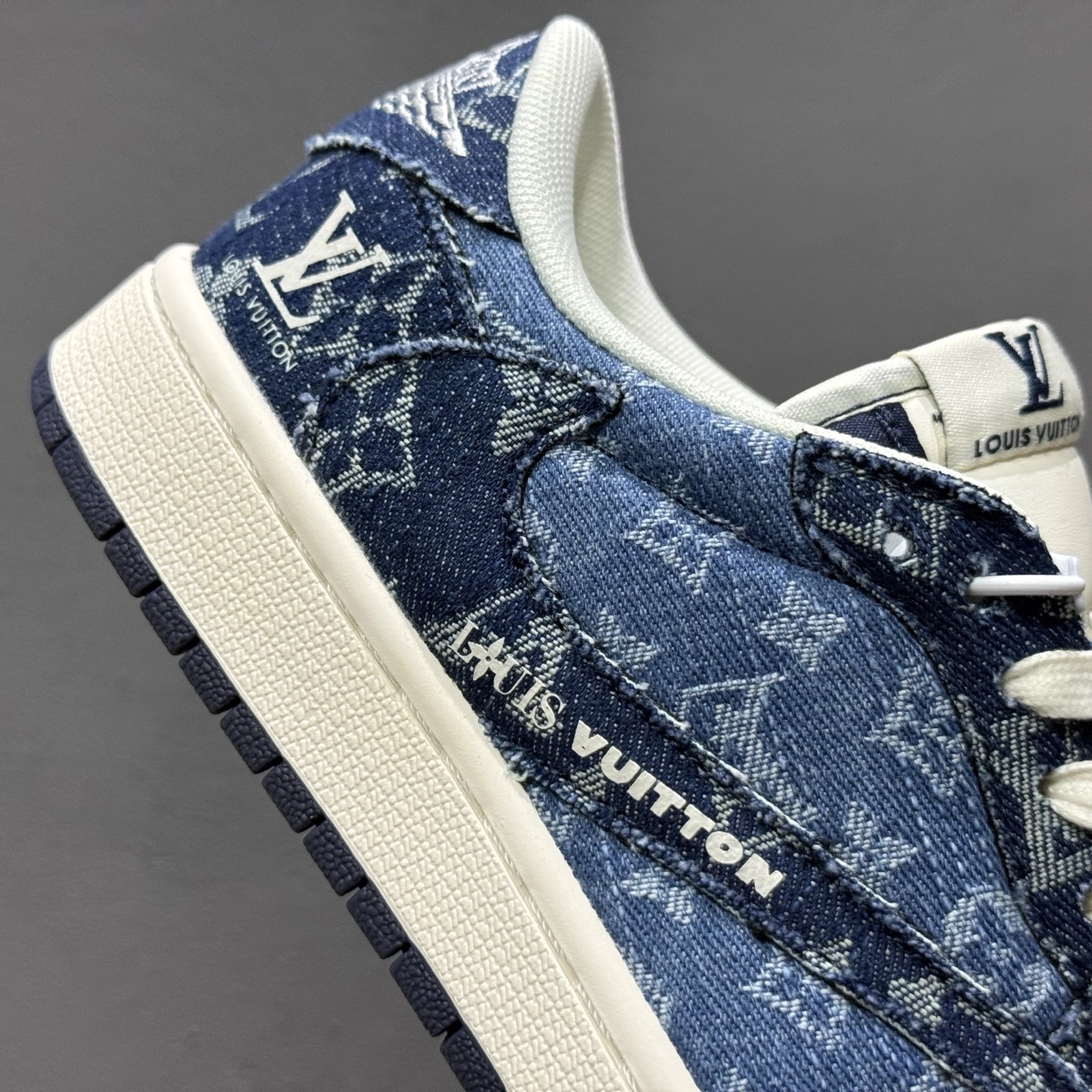 Louis Vuitton x Air Jordan 1 Low 水洗牛仔深蓝印花 XD0798-312