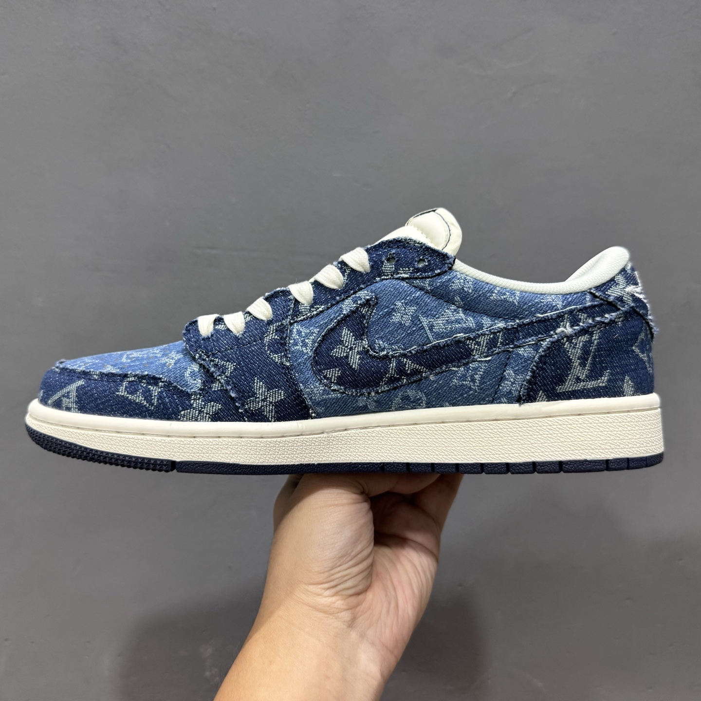 Louis Vuitton x Air Jordan 1 Low 水洗牛仔深蓝印花 XD0798-312