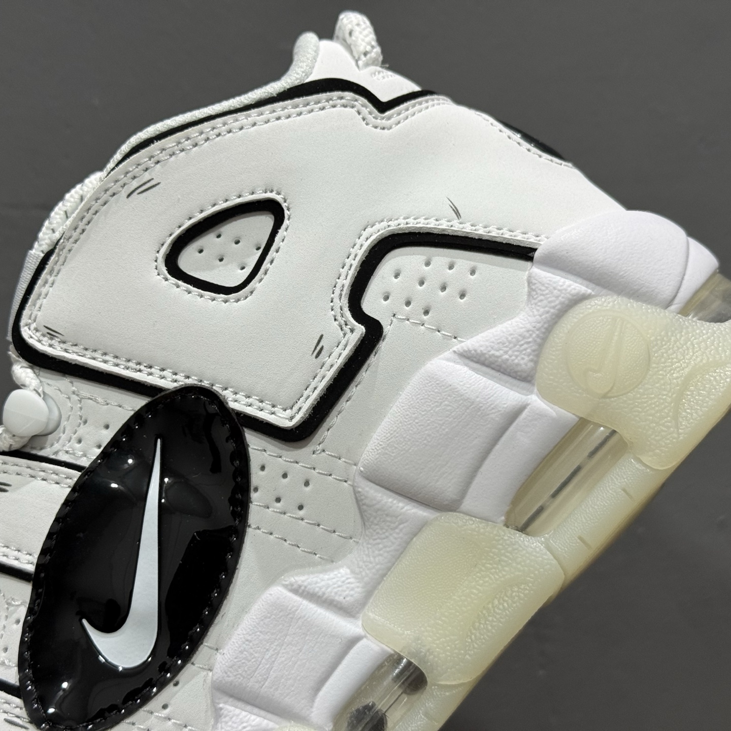 Air More Uptempo 白黑涂鸦 DQ5014-100