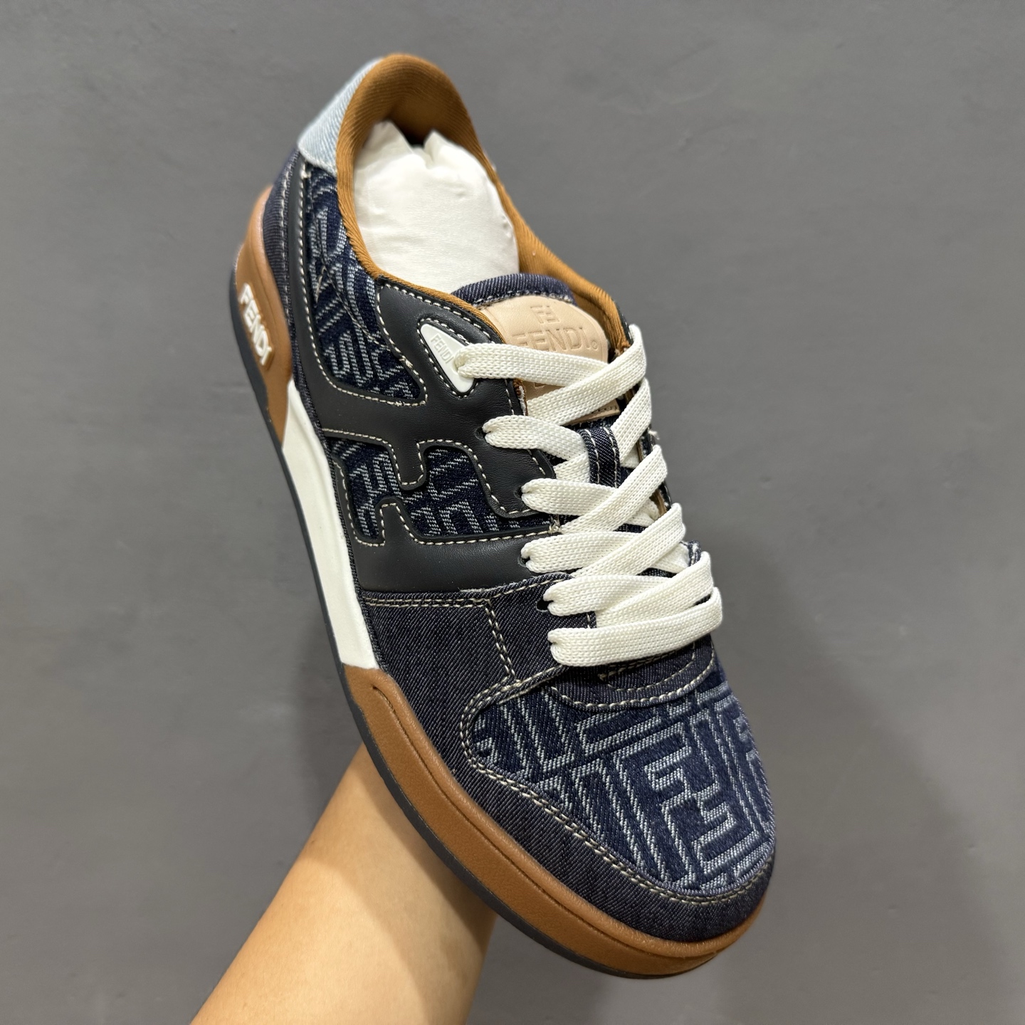 380 广东原装高端品质 FENDI芬迪 Match 圆头厚底 低帮板鞋 Fendi芬迪情侣款休闲鞋-Chinese UA Cheap High Quatity Brand Clothes Bags handbags Sneakers wholesale wholesaler seller from China Factory suppliers Fashion Clothing Shoes best Quality Beautiful Price 380 广东原装高端品质 FENDI芬迪 Match 圆头厚底 低帮板鞋 Fendi芬迪情侣款休闲鞋