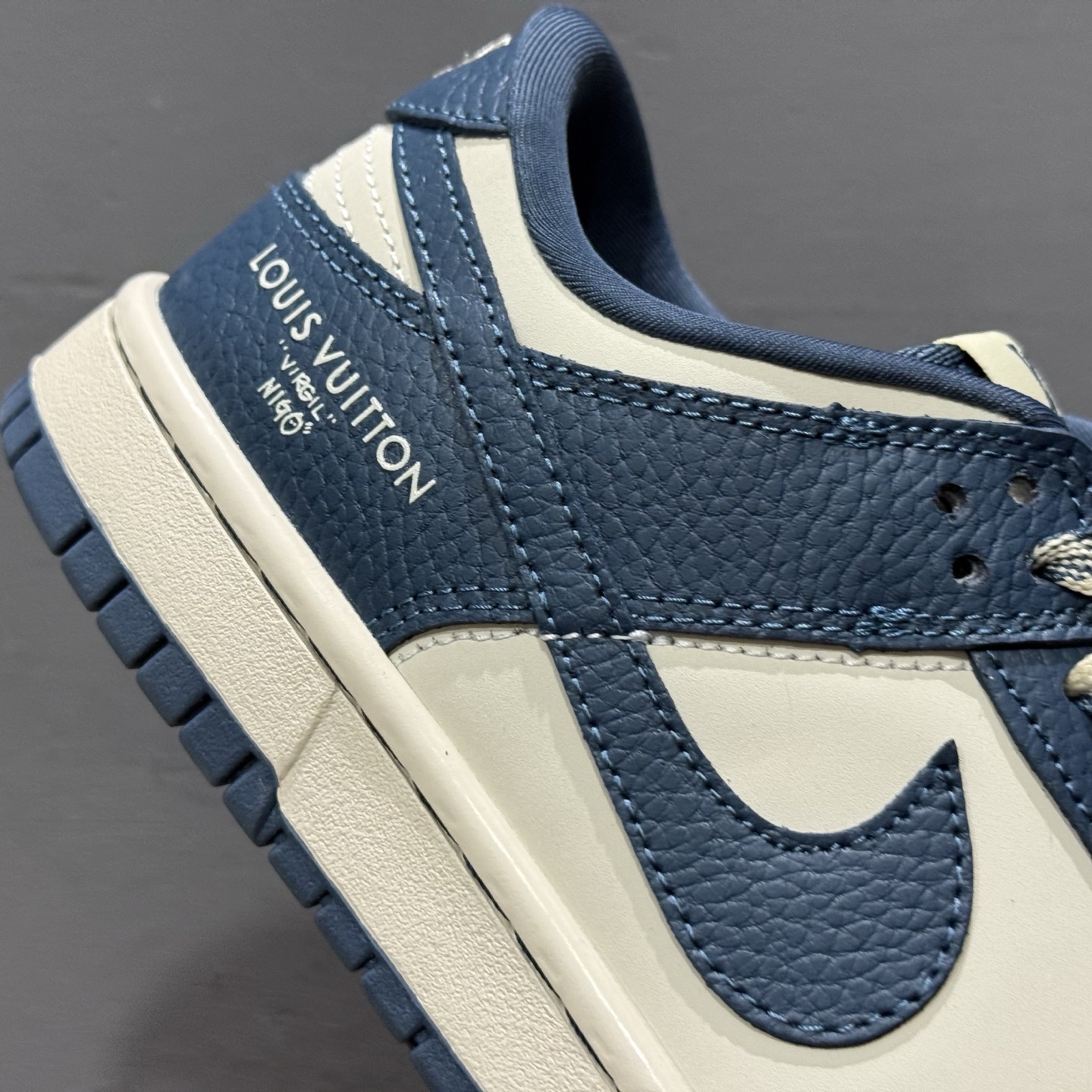 Nike SB Dunk Low LV联名 奶灰深蓝 高端定制 低帮休闲板鞋 SC0601-477