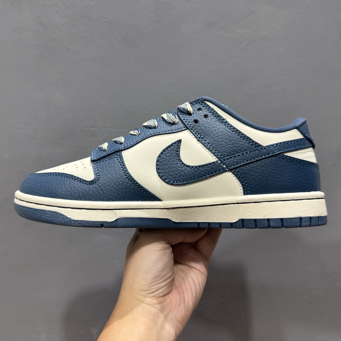 Nike SB Dunk Low LV联名 奶灰深蓝 高端定制 低帮休闲板鞋 SC0601-477