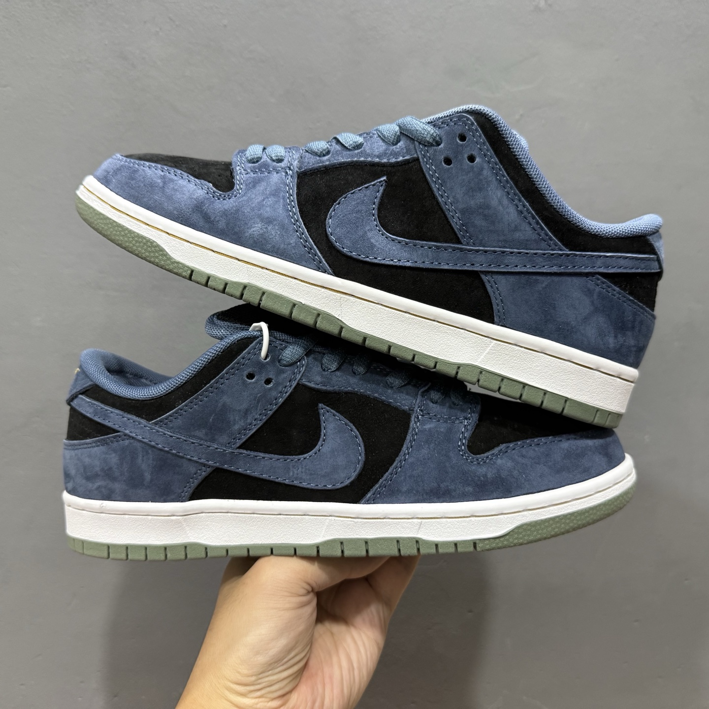 220 Nk SB Dunk Low ”Light Carbon/ Monarch”低帮休闲板鞋 HF3063-002