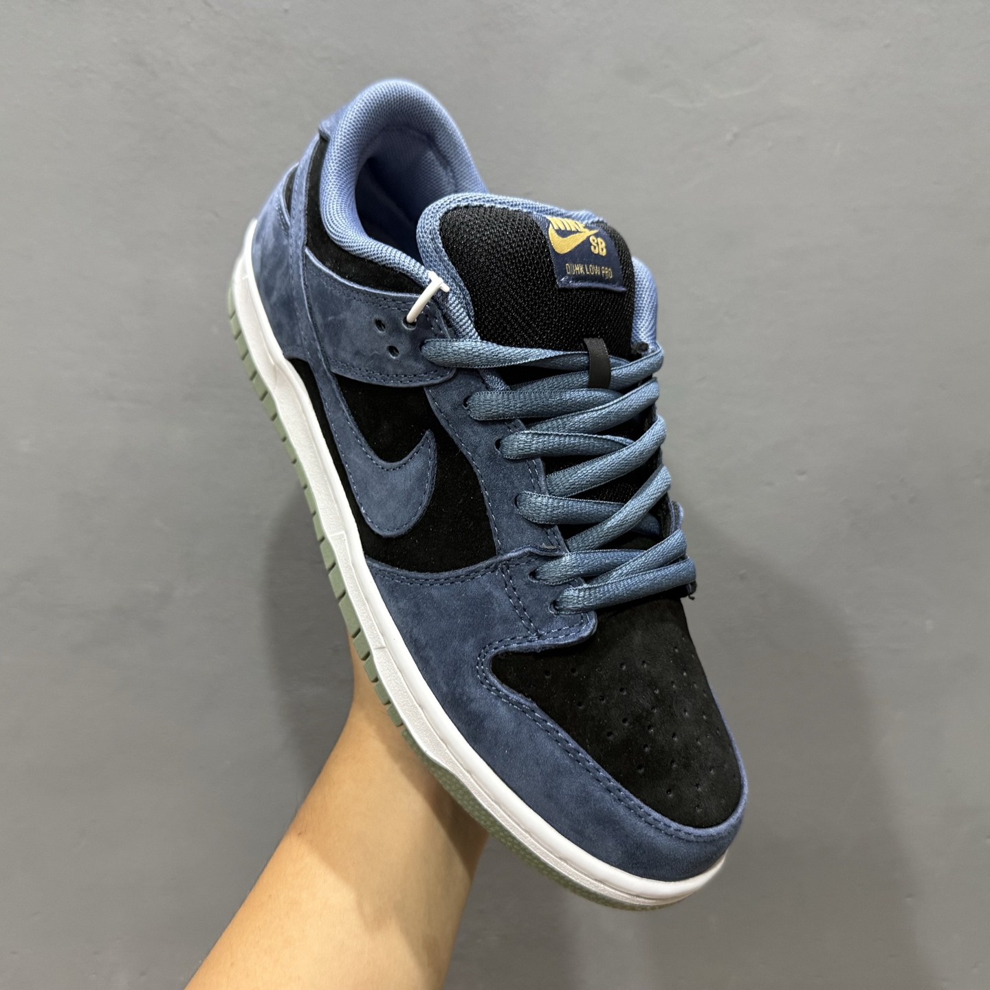 220 Nk SB Dunk Low ”Light Carbon/ Monarch”低帮休闲板鞋 HF3063-002