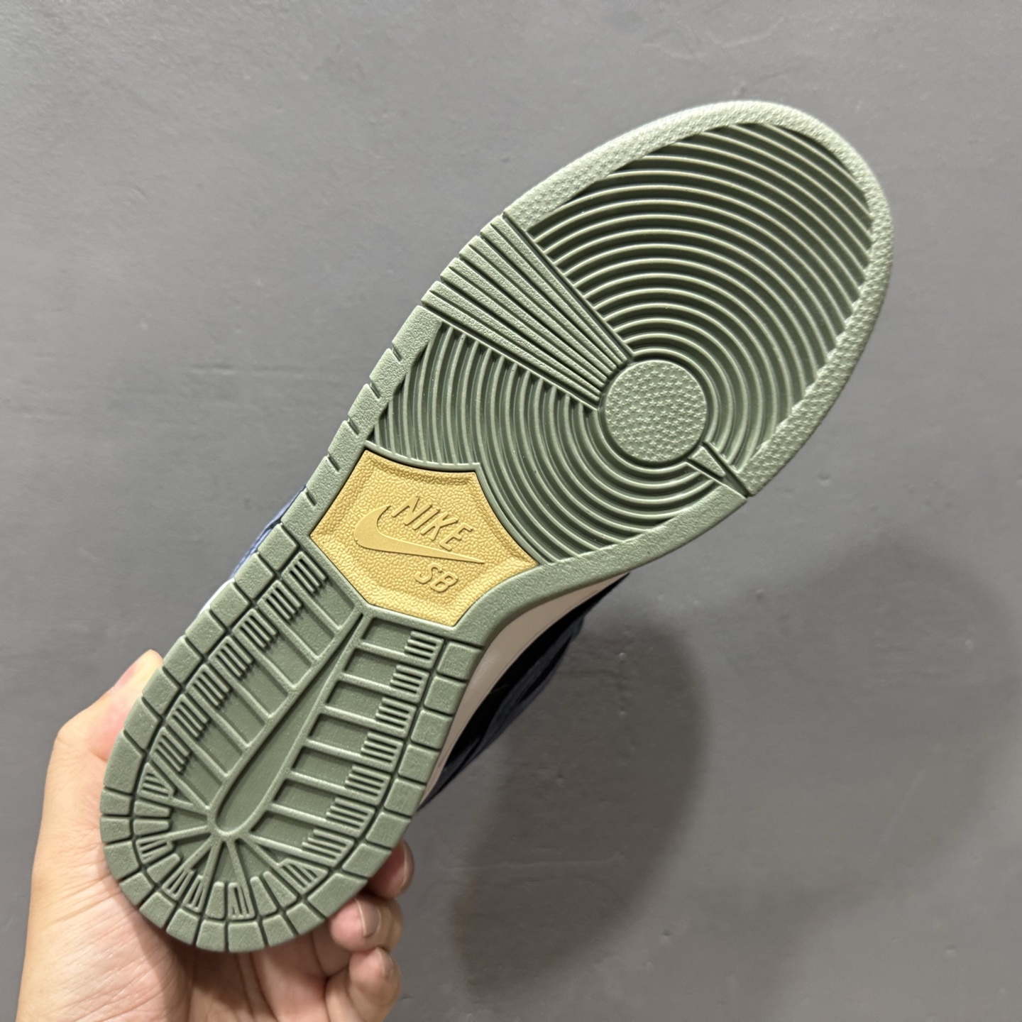 220 Nk SB Dunk Low ”Light Carbon/ Monarch”低帮休闲板鞋 HF3063-002